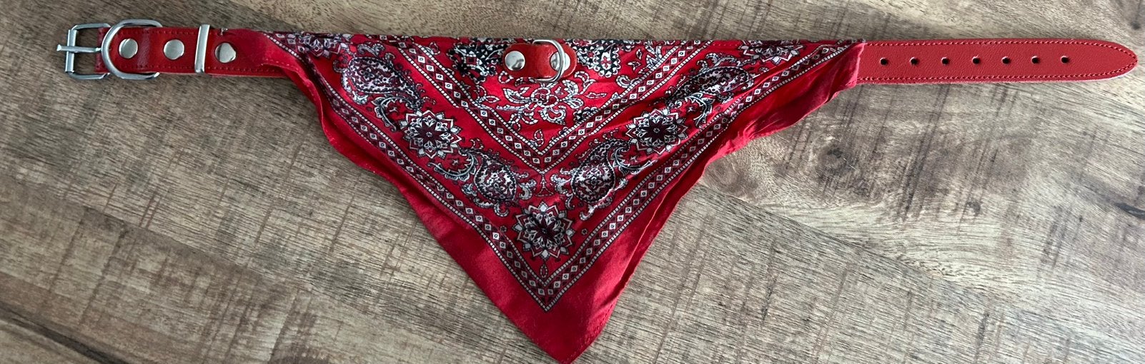 VerstelbareHalsband met Bandana voor Hond Boeren ZakdoekRood, Ophalen of Verzenden, Zo goed als nieuw, Halsband