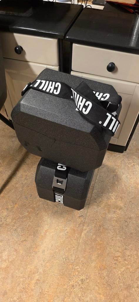 2 stuks Chill koelboxen - Ideaal voor festivals en camping, Ophalen, Gebruikt, Koelbox, Koelelement