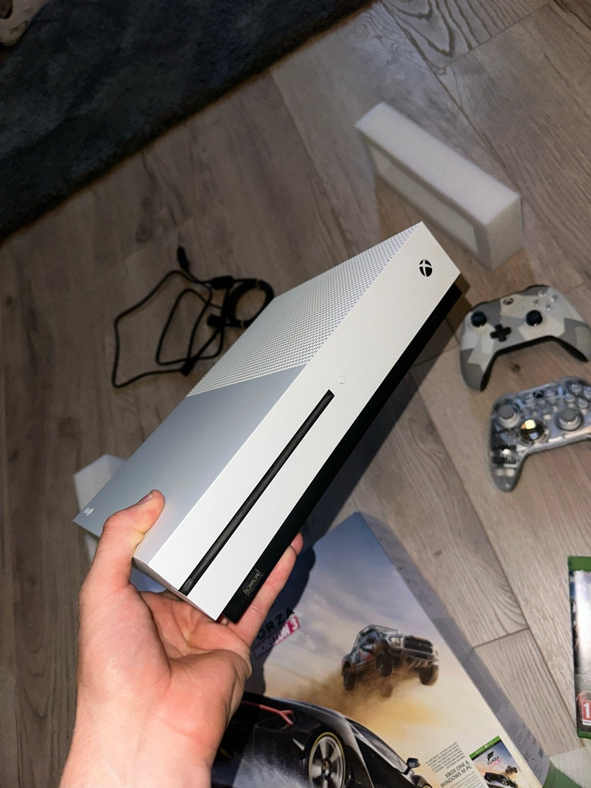 Xbox One S 500GB met 2 controllers en 7 games, Spelcomputers en Games, Spelcomputers | Xbox One, Met 2 controllers, Xbox One S