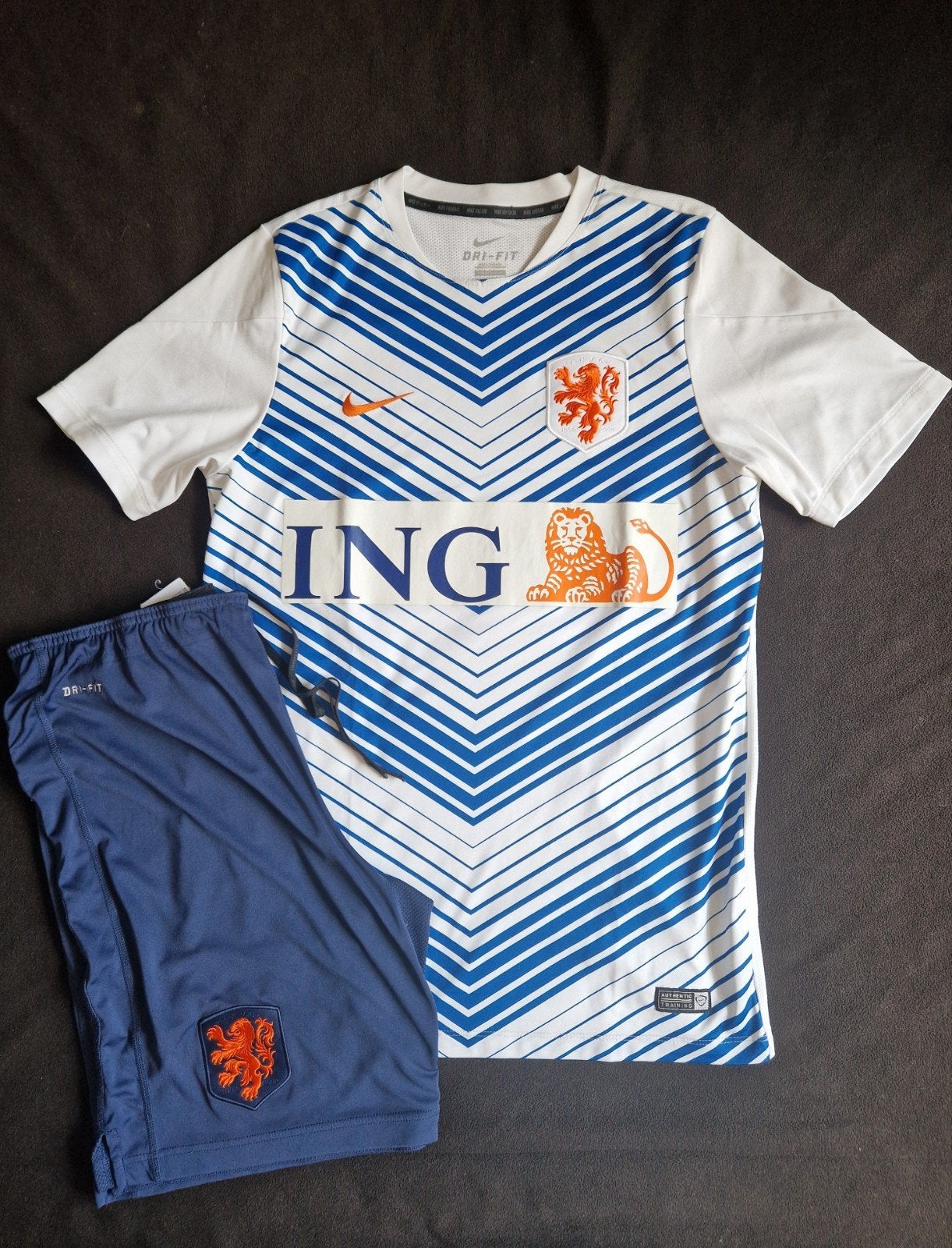 Nederlands elftal pre-match shirt en broekje KNVB 2014 tenue, Maat 48/50 (M), Wit, Nike, Ophalen of Verzenden