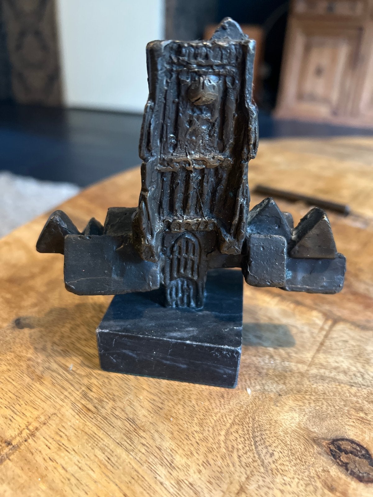 Bronzen beeldje op marmeren sokkel, Overige onderwerpen, Minder dan 20 cm, Ophalen of Verzenden, Brons