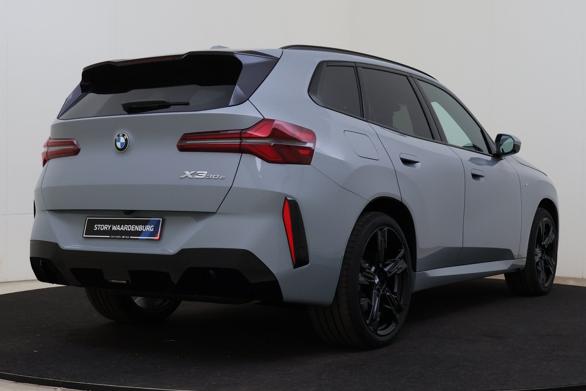 BMW X3 30e xDrive M Sport Automaat / Panoramadak / Trekhaak, Auto's, Automaat, 1998 cc, Zwart, 4 cilinders