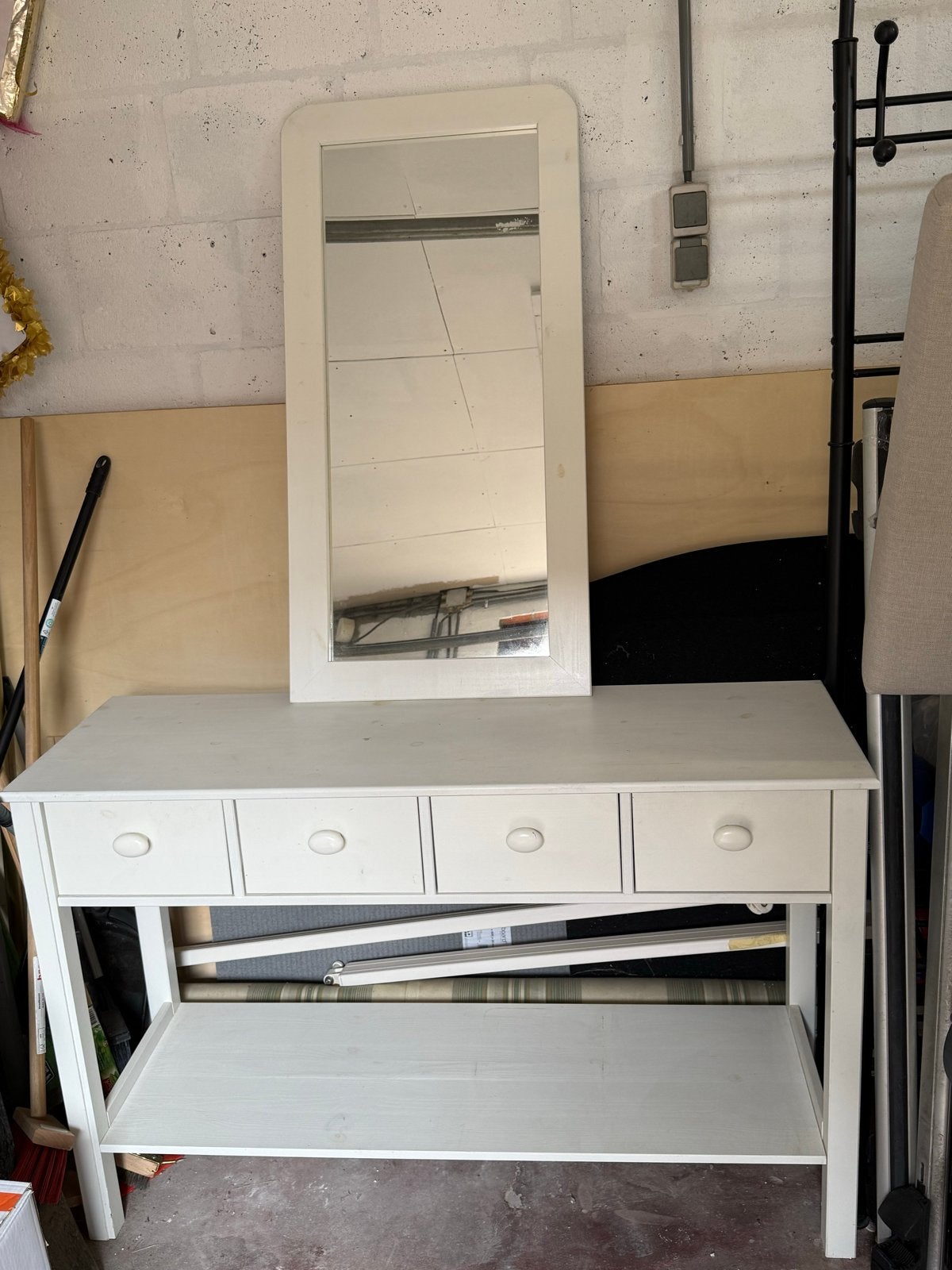 Wit dressoir met 4 lades en losse spiegel, Huis en Inrichting, Kasten | Dressoirs, Gebruikt, 100 tot 150 cm, 25 tot 50 cm, Met lade(s)