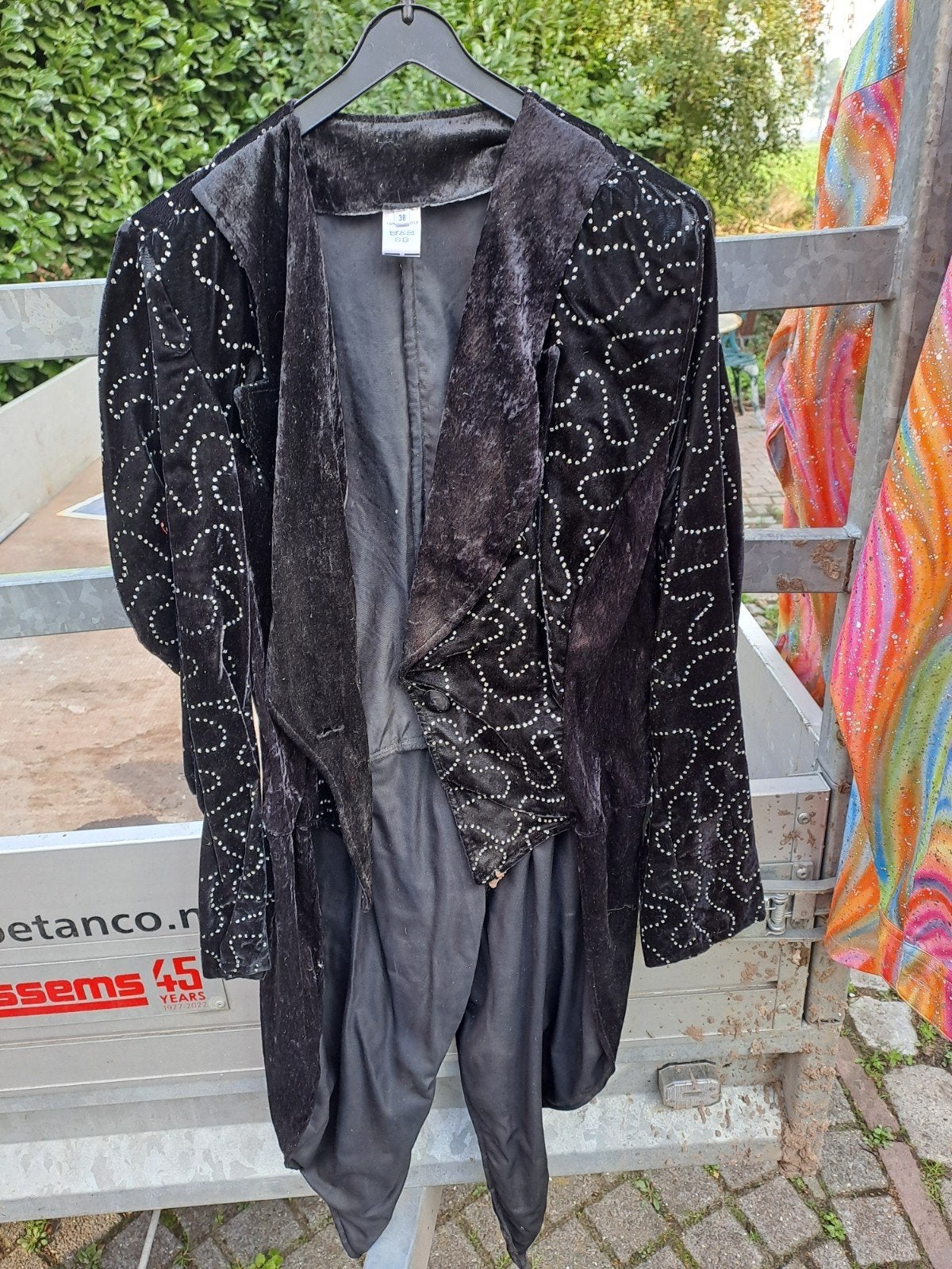 Zwart fluwelen jasje met stippenpatroon, Hobby en Vrije tijd, Ophalen of Verzenden, Gebruikt, Bovenkleding