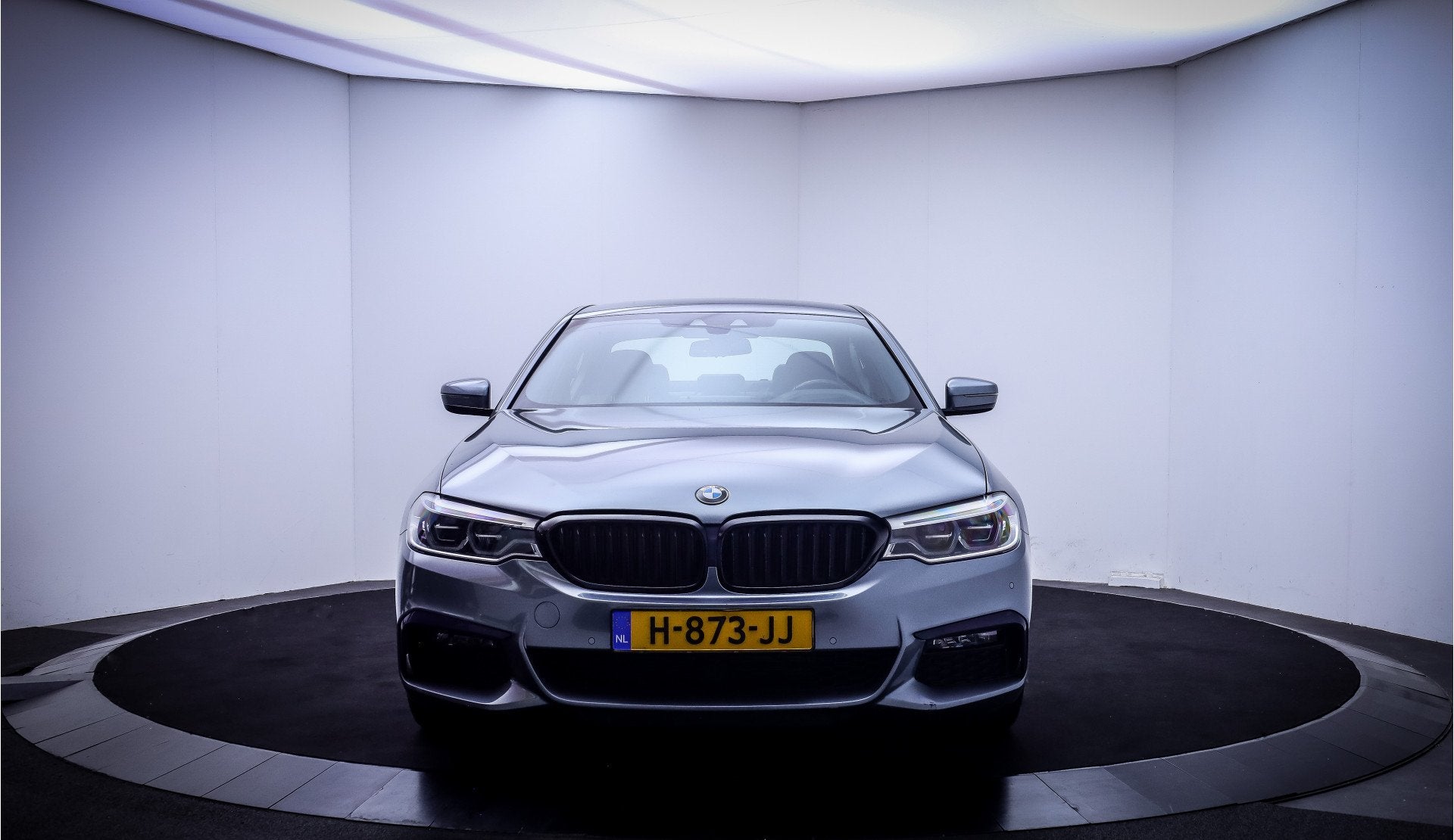 BMW 5 Serie 520iA M-SPORT High Executive Edition FULL LED |, 1998 cc, Achterwielaandrijving, Gebruikt, 4 cilinders