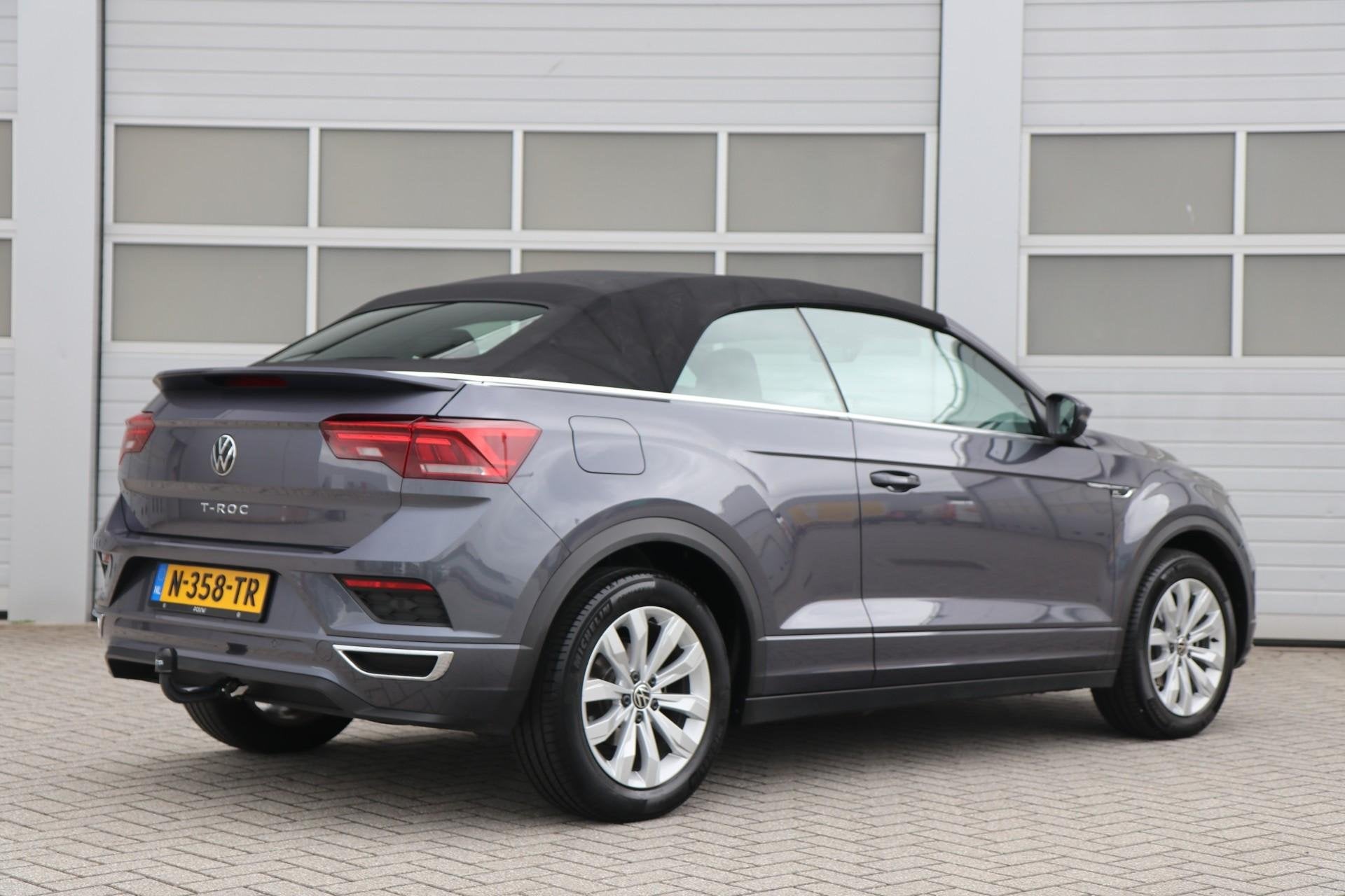 Volkswagen T-Roc Cabrio 1.5 TSI 150pk DSG R-Line | App Conne, Auto's, 12 maanden, 15 km/l, 4 cilinders, 4 stoelen