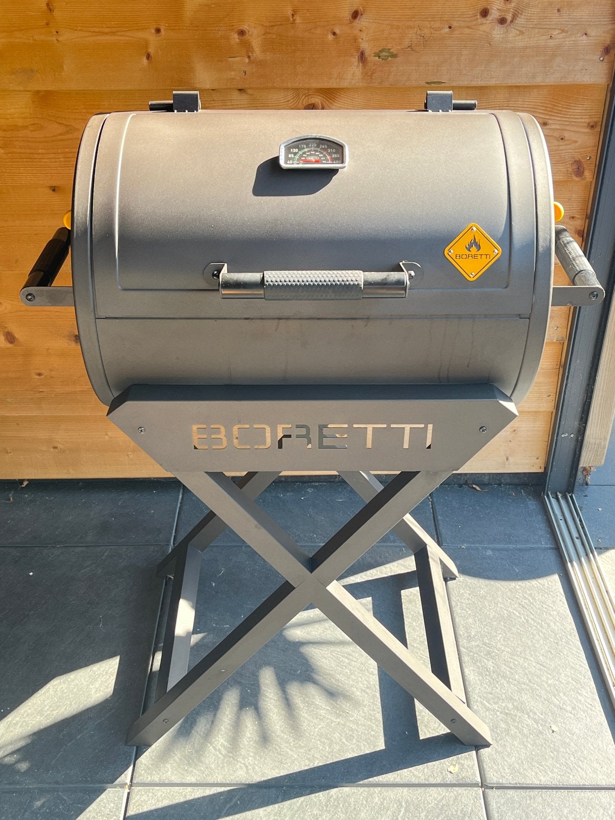 Boretti Barbecue: Robuuste Houtskool BBQ met Hoes, Ophalen, Gebruikt
