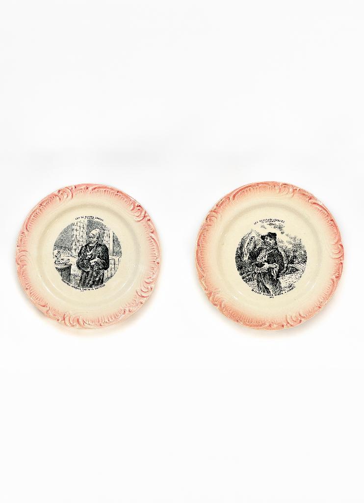 2 antieke Gien bordjes Les Déjeuners Comiques – 19e eeuw, Antiek en Kunst, Antiek | Keramiek en Aardewerk, Ophalen of Verzenden