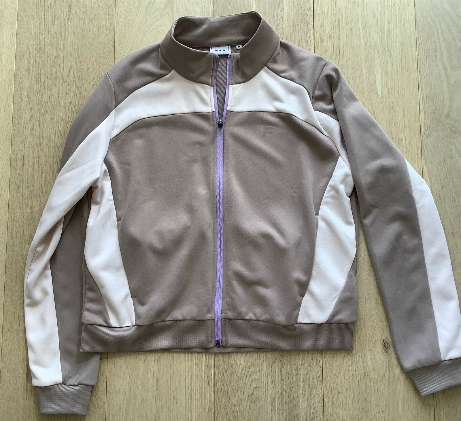 FILA sportjack beige medium zgan heerlijk materiaal, Ophalen of Verzenden, Zo goed als nieuw, Maat 38/40 (M), Beige