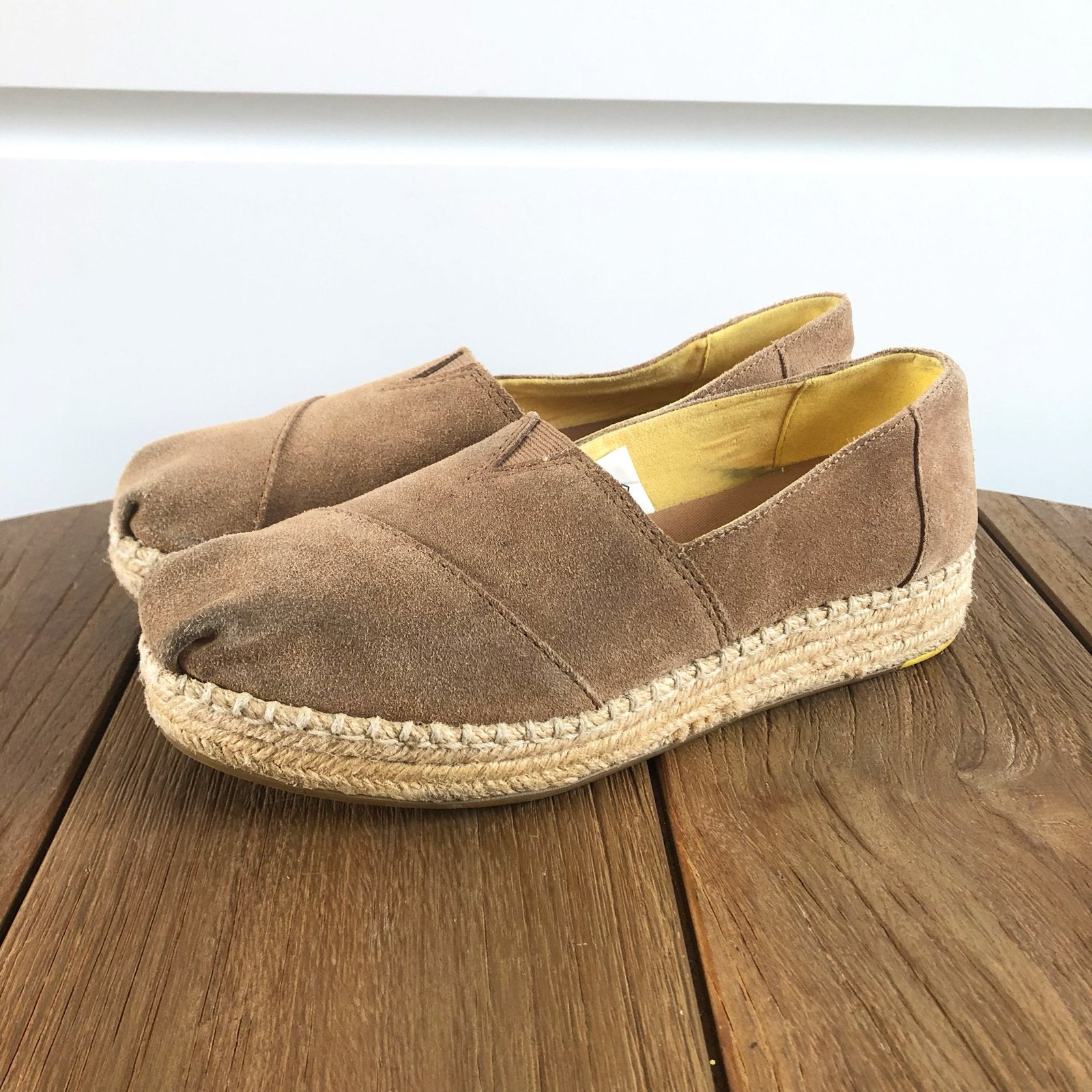 TOMS bruine suède espadrilles - maat 38.5-39, Kleding | Dames, Schoenen, Ophalen of Verzenden, Zo goed als nieuw, Bruin, Espadrilles of Moccasins