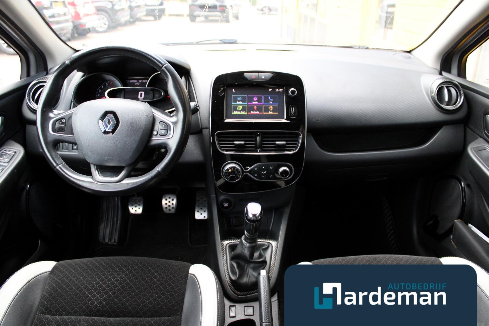 Renault Clio Estate 1.2 TCe Bose Navi Trekhaak, Auto's, Voorwielaandrijving, Gebruikt, 4 cilinders, Met garantie (alle)