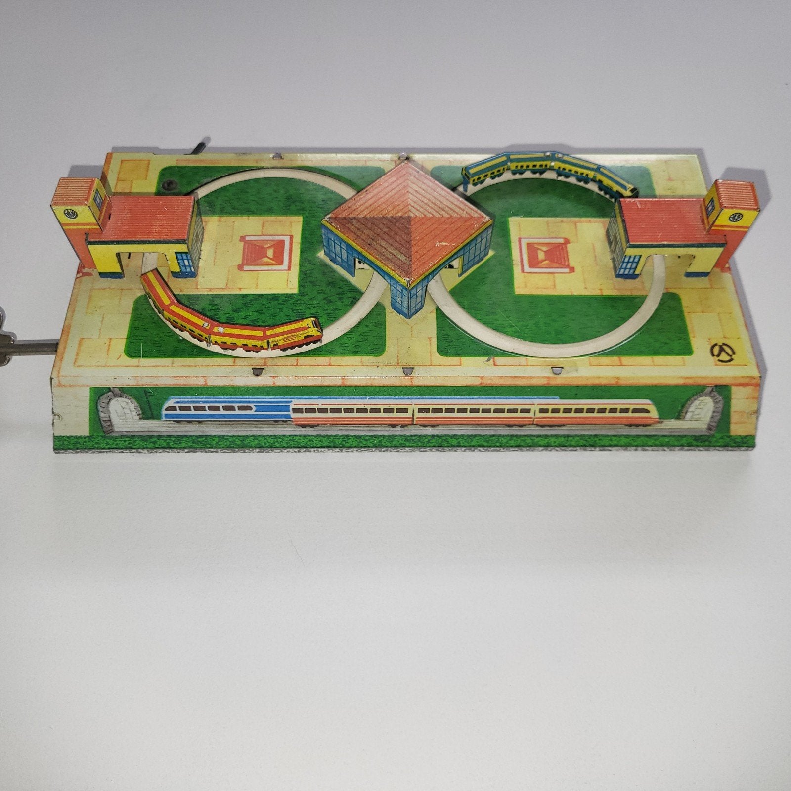 Vintage blikken speelgoedtrein met station, Ophalen of Verzenden, Gebruikt