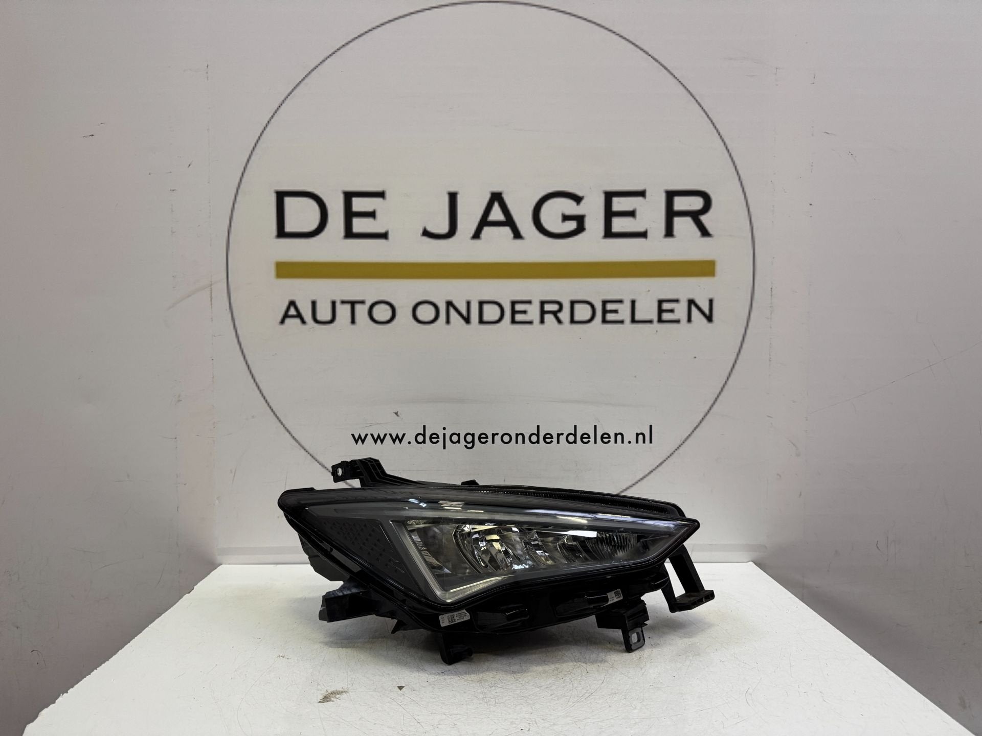 CUPRA BORN 10F LED KOPLAMP RECHTS 10F941008J, Auto-onderdelen, Gebruikt, Autovia A-2, Km 585 585
08760  Martorell, ES, Ophalen of Verzenden