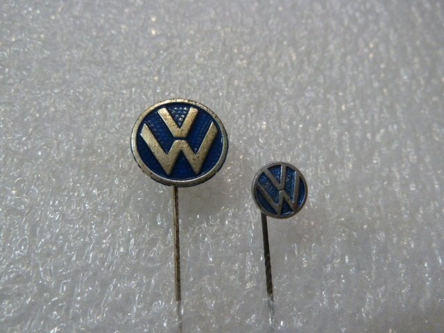2x Vintage Volkswagen Speldje / Pin - Gebruikt, Verzamelen, Ophalen of Verzenden, Gebruikt, Merk, Speldje of Pin