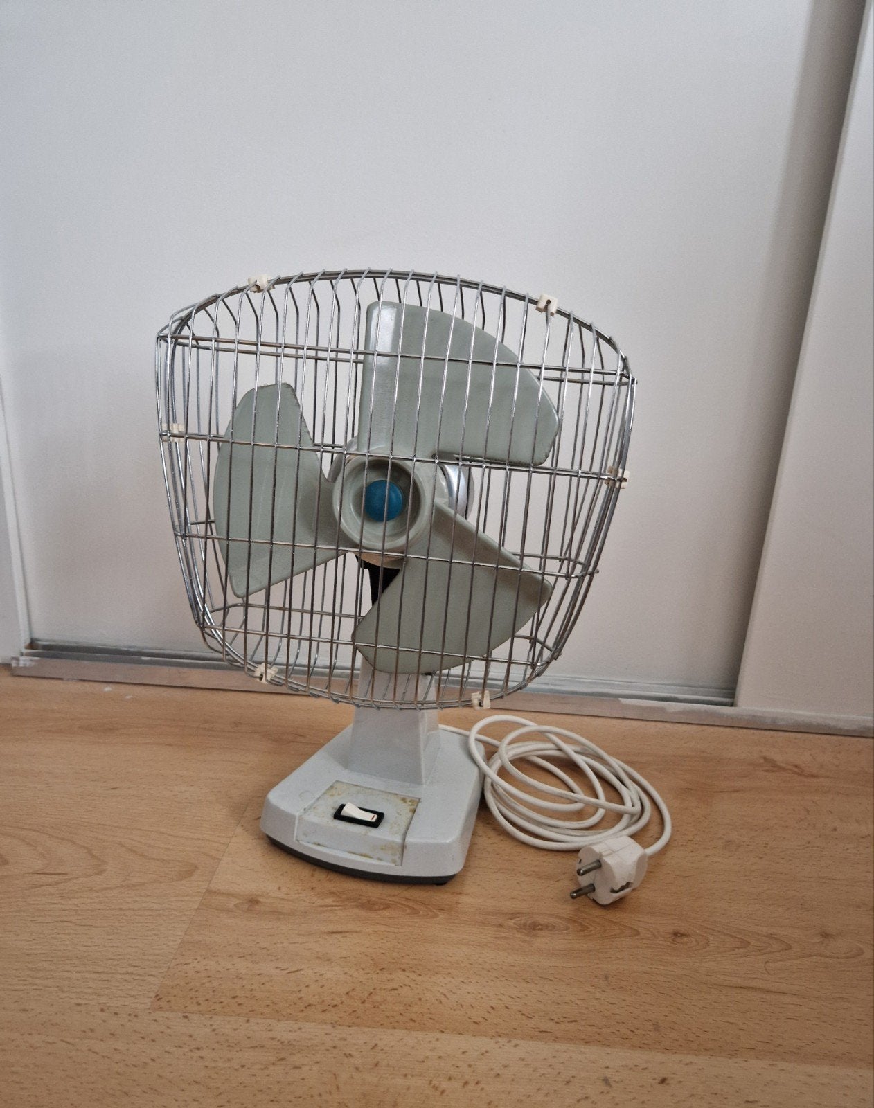 vintage retro ventilator werkt taurus spain s a tipo vc, Ophalen of Verzenden, Tafelventilator