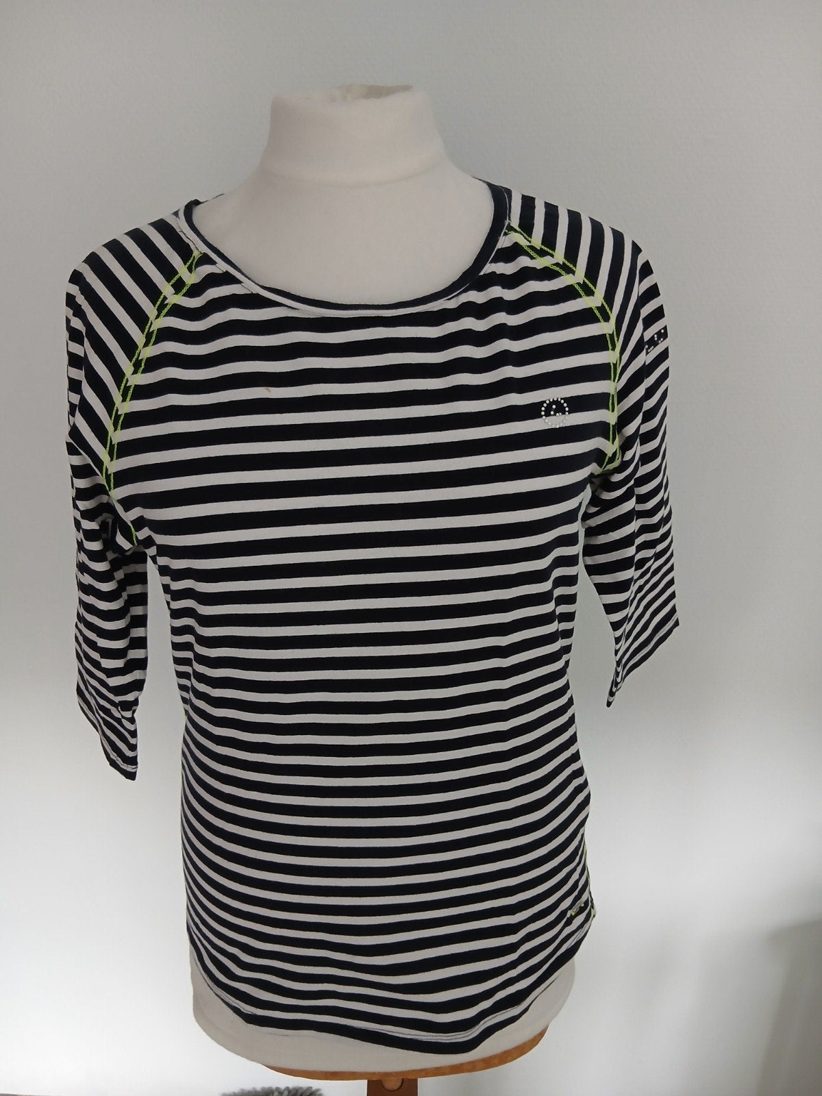 sportief shirt maat M  Lutha, Kleding | Dames, T-shirts, Maat 38/40 (M), Luhta, Wit, Ophalen of Verzenden