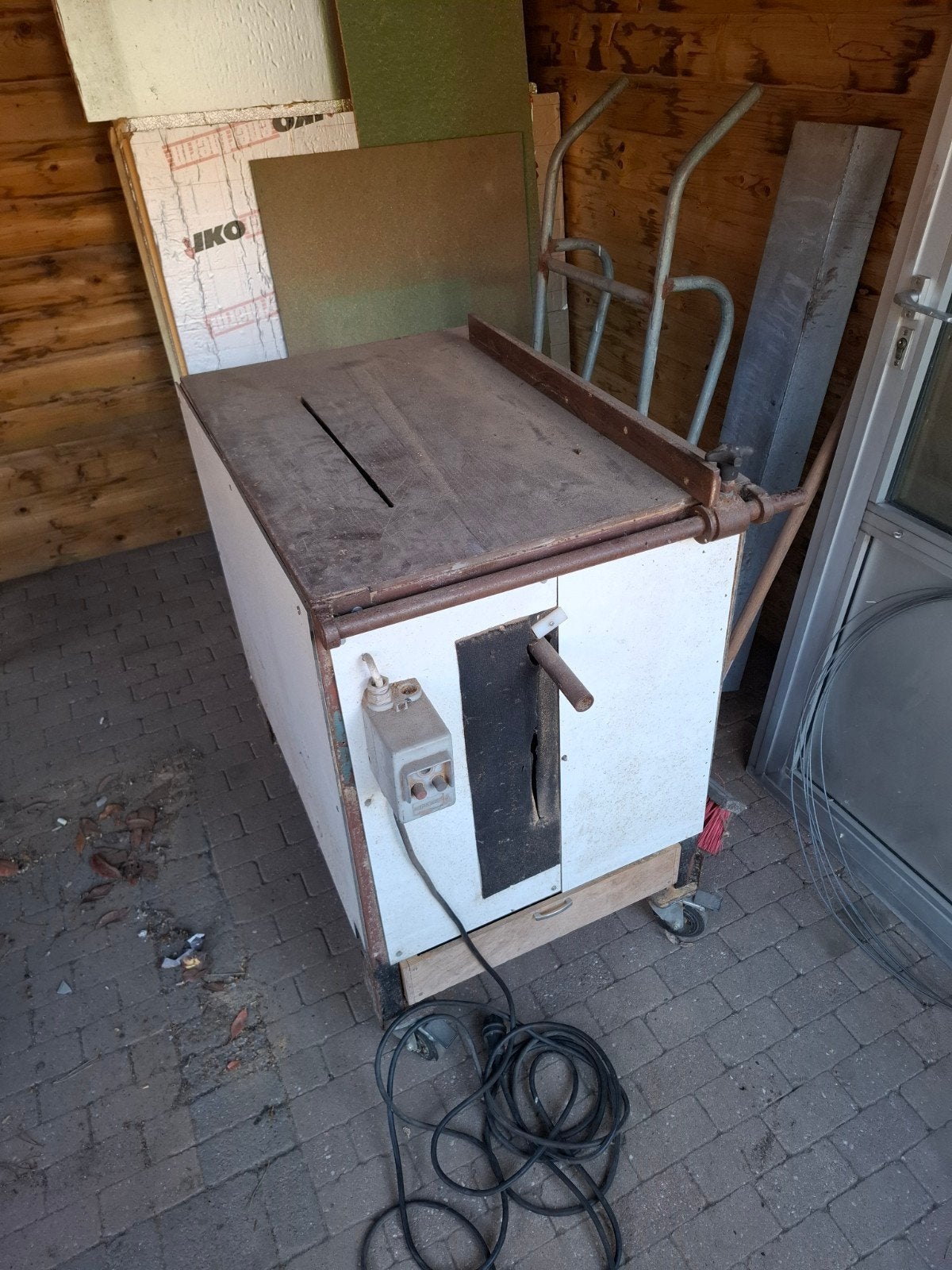 Robuuste zelfbouw tafelCirkelzaag met Krachtige Motor, Doe-het-zelf en Verbouw, Ophalen, Gebruikt, Cirkelzaag, 70 mm of meer