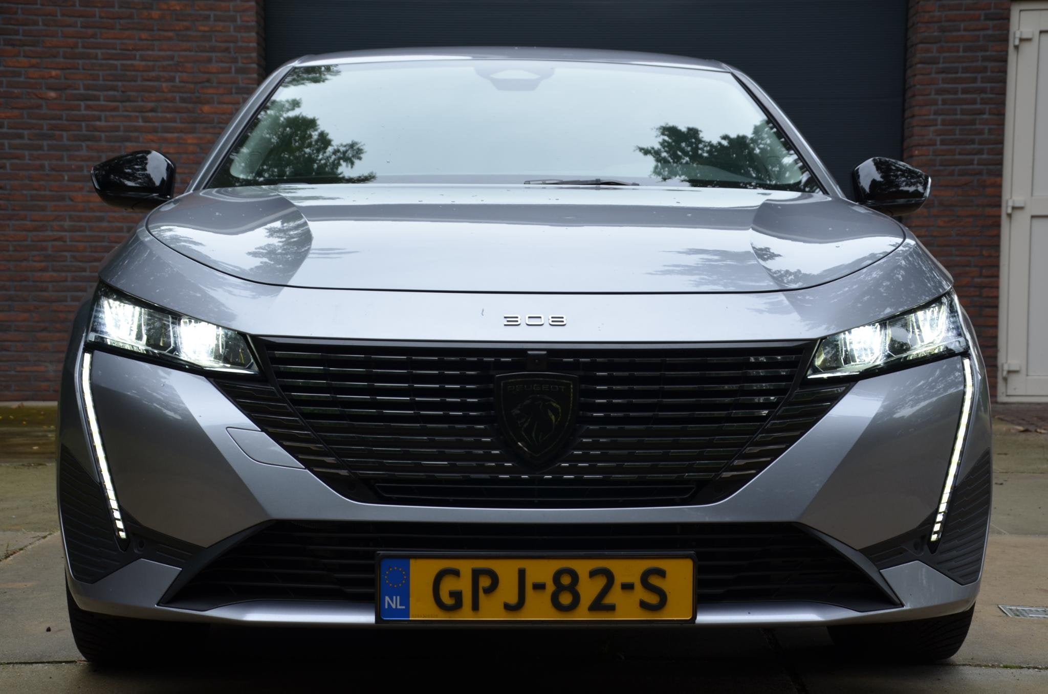 Peugeot 308 SW 1.2 Hybrid 136 e-DCS6 Allure Automaat/Navi/Pd, 145 pk, Gebruikt, Euro 6, 1199 cc