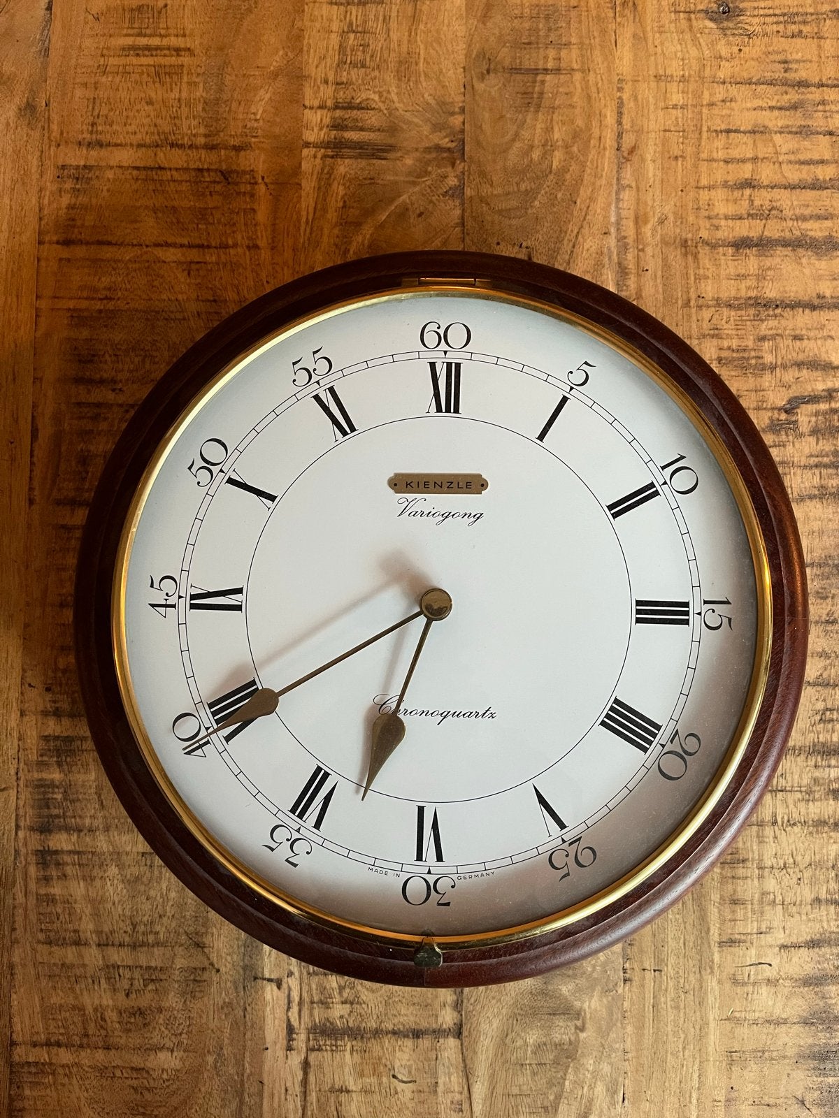 Kienzle Variogong Chronoquartz wandklok jaren '70/'80, Ophalen