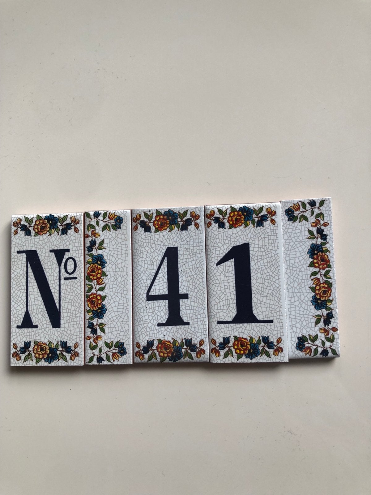Huisnummer 41 tegels - Keramiek, Doe-het-zelf en Verbouw, Tegels, Gebruikt, Verzenden, Minder dan 20 cm, Minder dan 5 m²