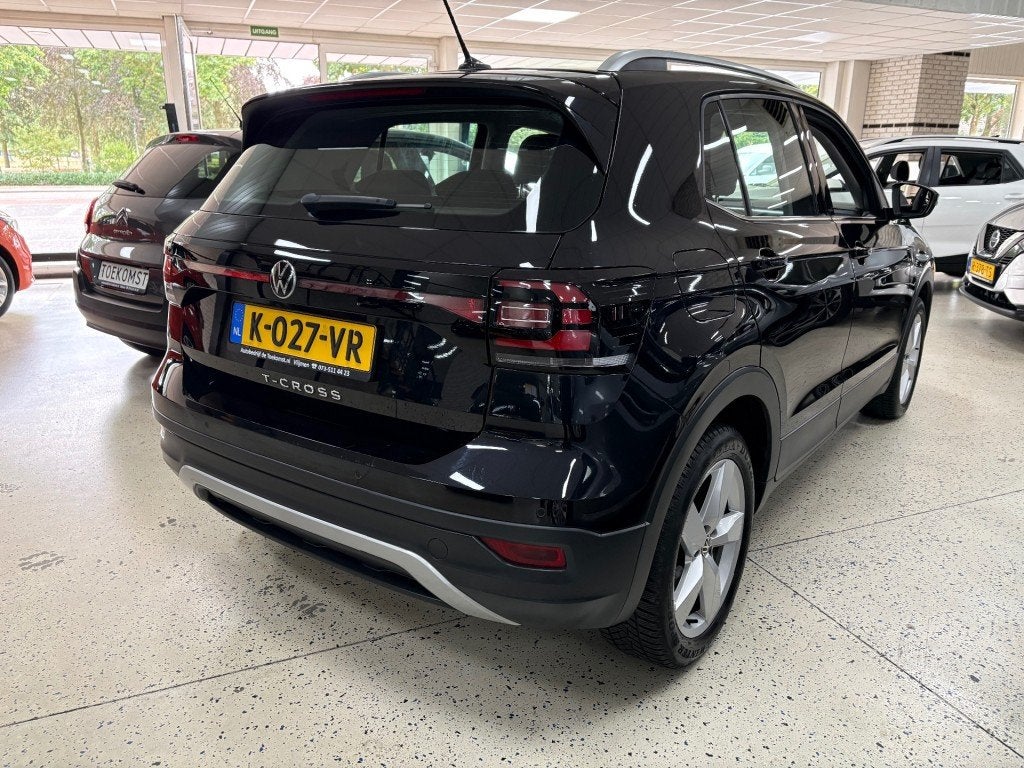Volkswagen T-CROSS 1.0 TSI Navigatie App Apple Android Half, T-Cross, Gebruikt, Met garantie (alle), Zwart