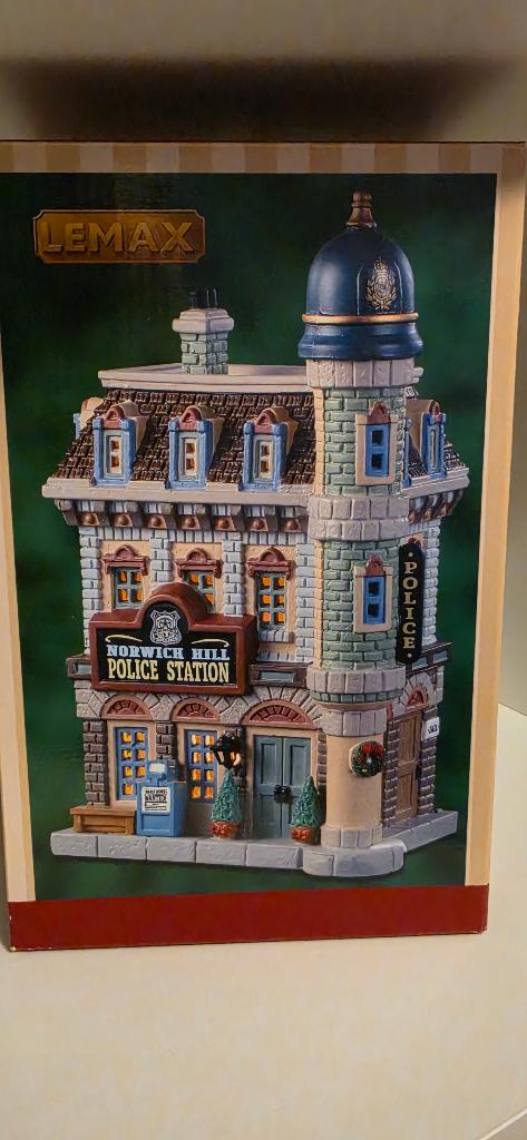 Lemax 95507 Norwich Police Station, Diversen, Kerst, Ophalen, Gebruikt