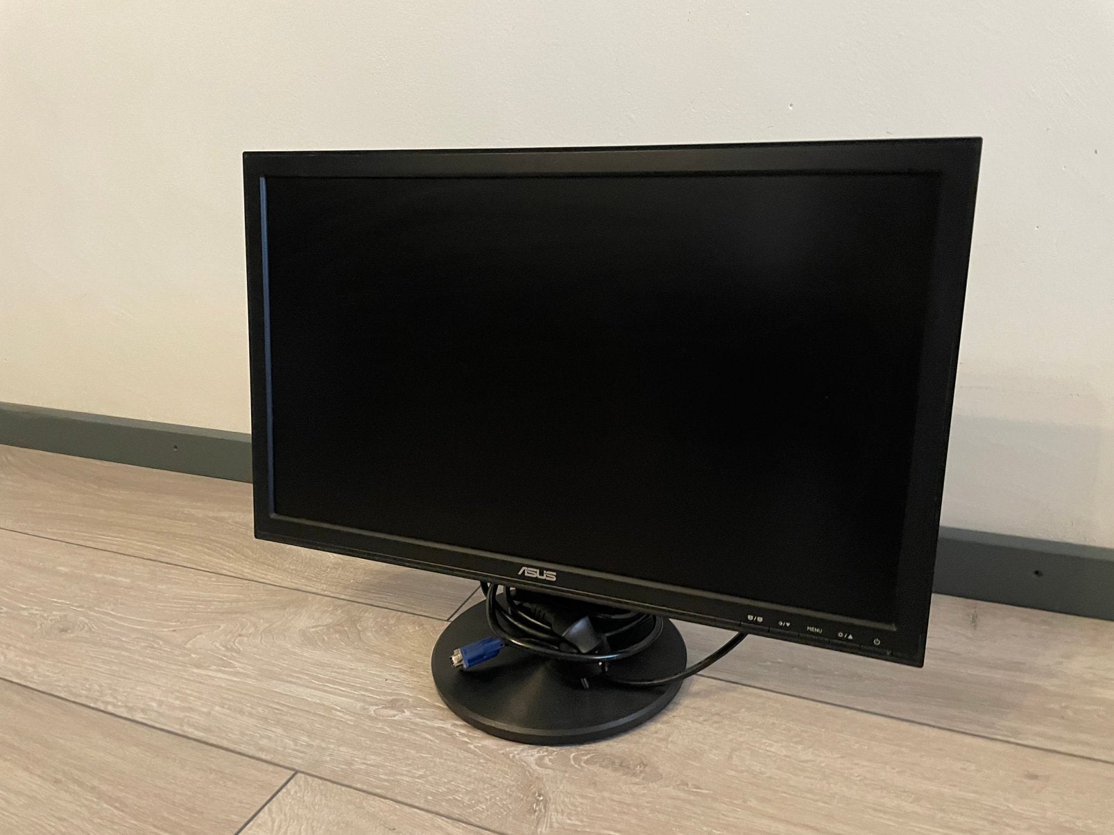 Gratis Asus VW227D full hd 75Hz vga monitor, Ophalen, Kantelbaar, 21,5", Full HD