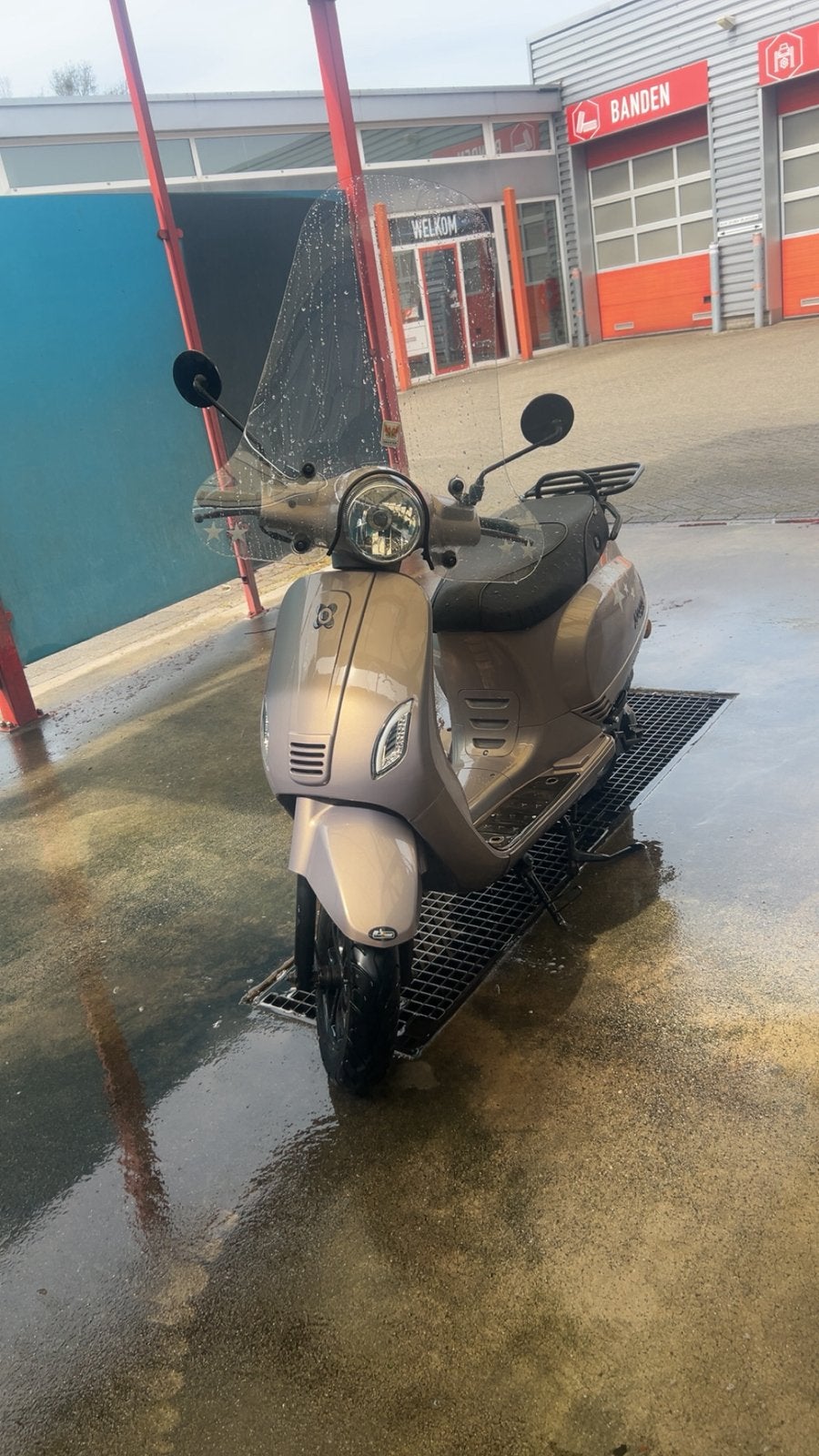 Scooter agm 50kmh, Fietsen en Brommers, Ophalen, Zo goed als nieuw, Benzine, Overige merken