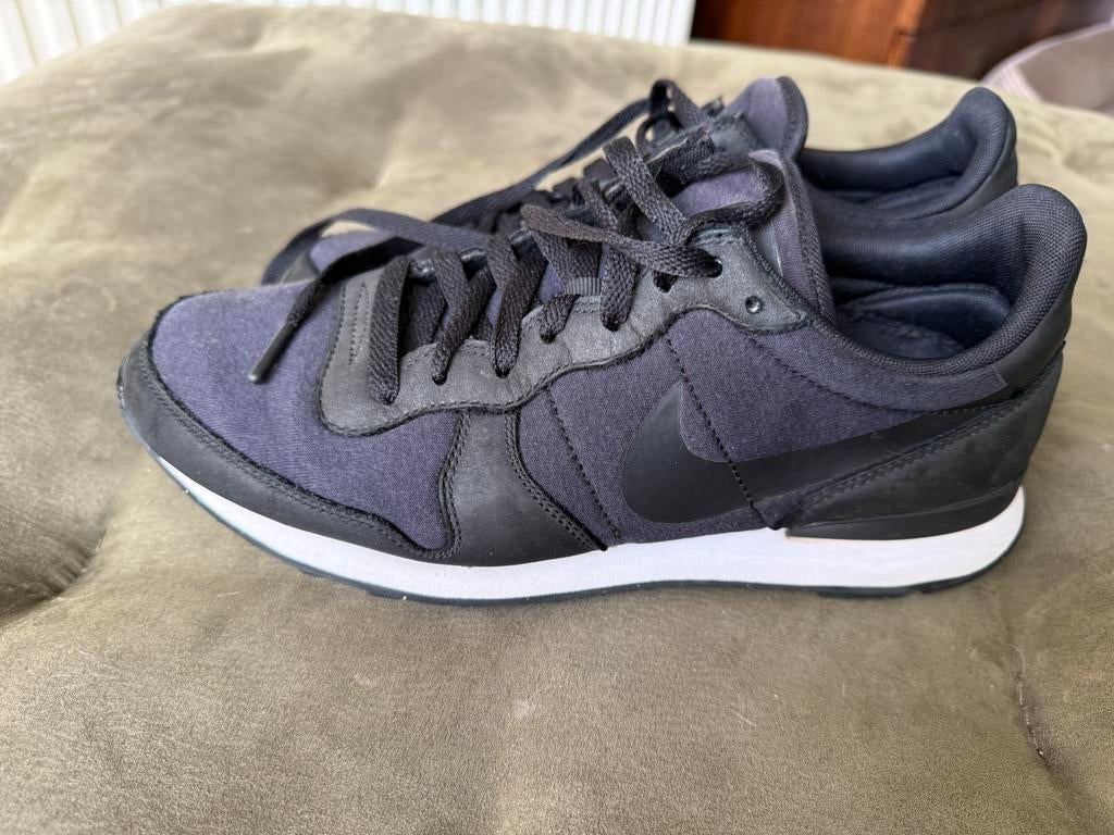 Nike Internationalist Premium SE “black” Maat 42, Zwart, Ophalen of Verzenden, Sneakers of Gympen, Zo goed als nieuw