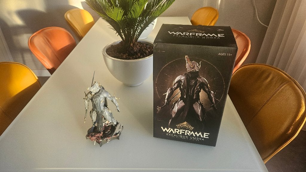 Warframe - Excalibur Umbra - statue - 0706 / 3800, Ophalen, Overige merken, Zo goed als nieuw, PC