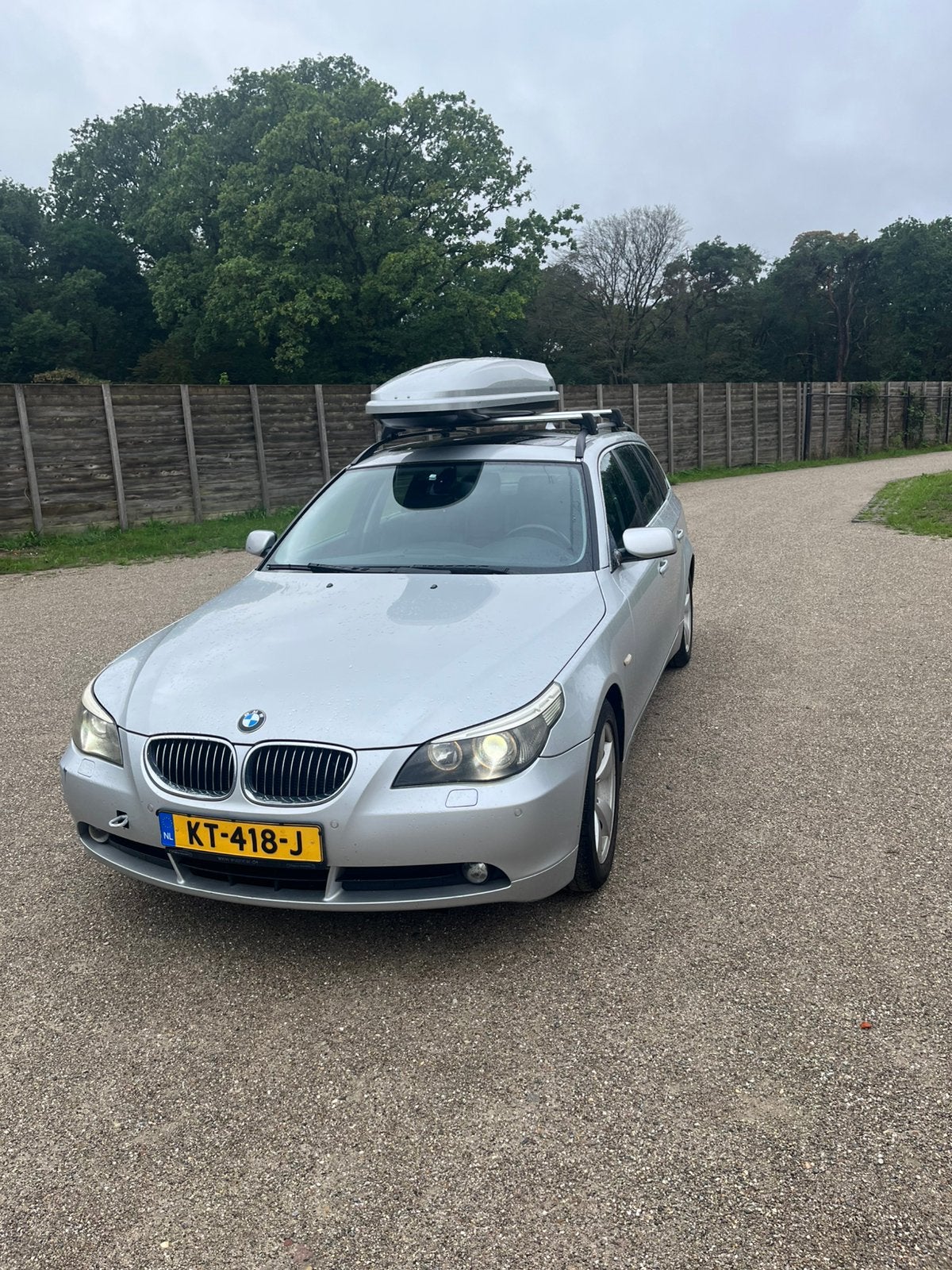 Dakdragers met dakkoffer BMW e61, Auto's, Particulier, Te koop