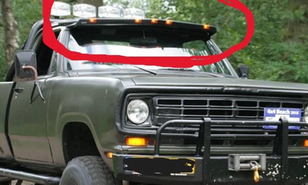 Gezocht : Lund moonvisor sunvisor dodge W200 / D200, Ophalen, Gebruikt