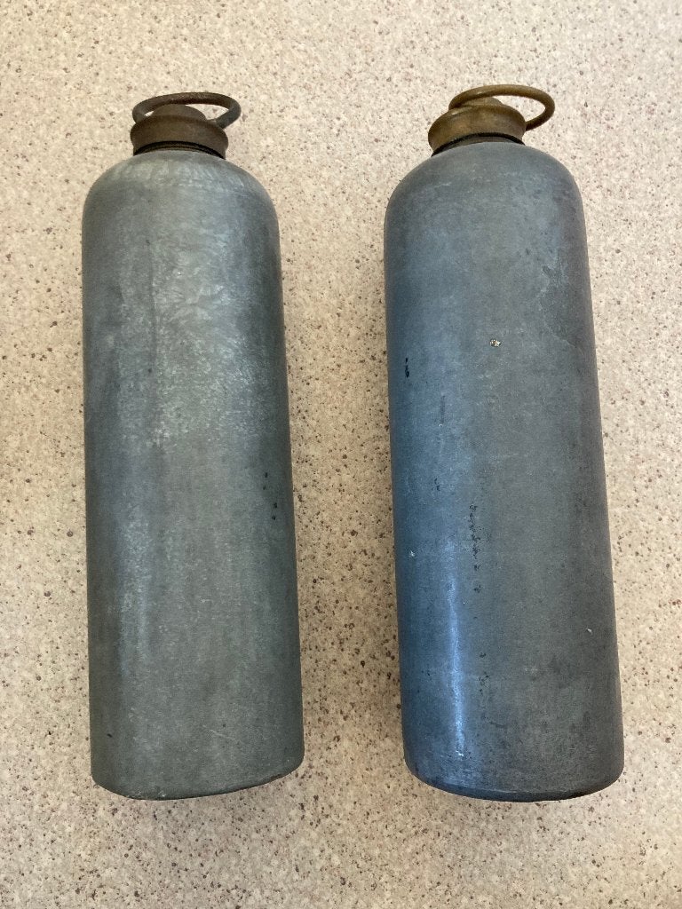 twee zinken kruiken, Ophalen of Verzenden