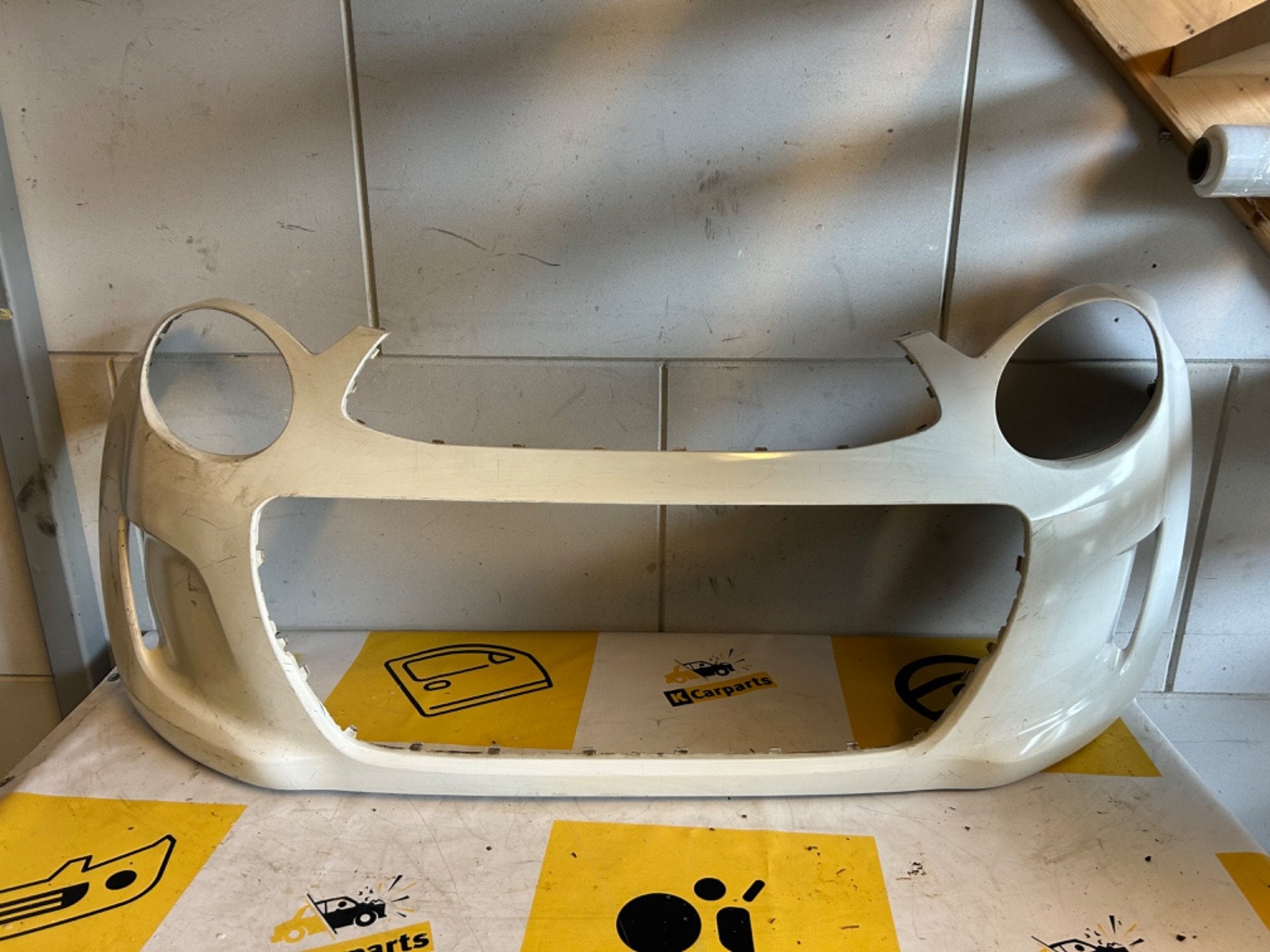 Citroen c1 voorbumper 2014-Heden origineel 52119-OH160, Auto-onderdelen, Gebruikt, Citroën, Ophalen of Verzenden, Bumper