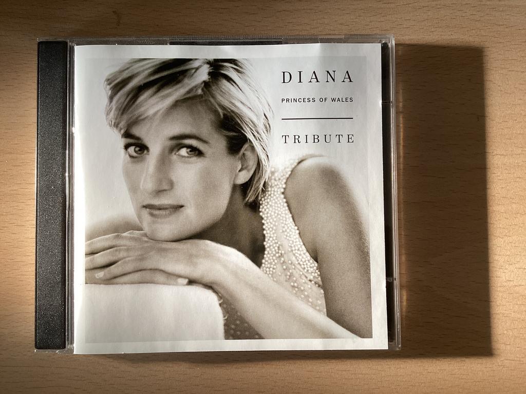 Diana, princess of Wales tribute. 2cd o.a. Queen., Ophalen of Verzenden, Zo goed als nieuw