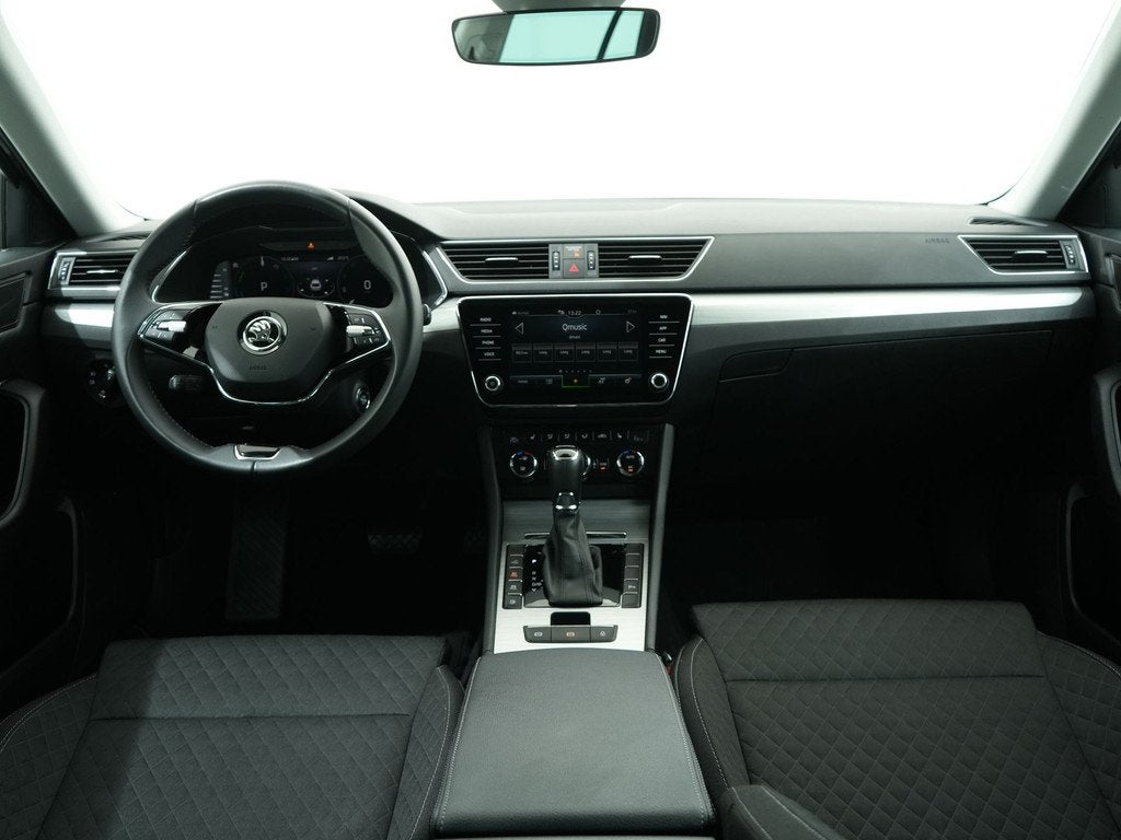 Skoda Superb Combi 1.4 TSI 218PK PHEV IV BUSINESS EDITION DS, Auto's, Skoda, Gebruikt, 4 cilinders, Zwart, 1668 kg