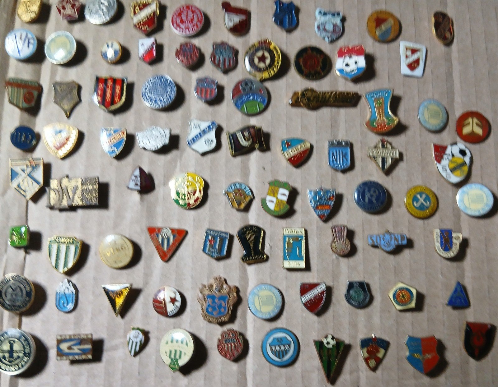 Grote verzameling vintage speldjes - Voetbalclubs en meer, Ophalen of Verzenden, Gebruikt