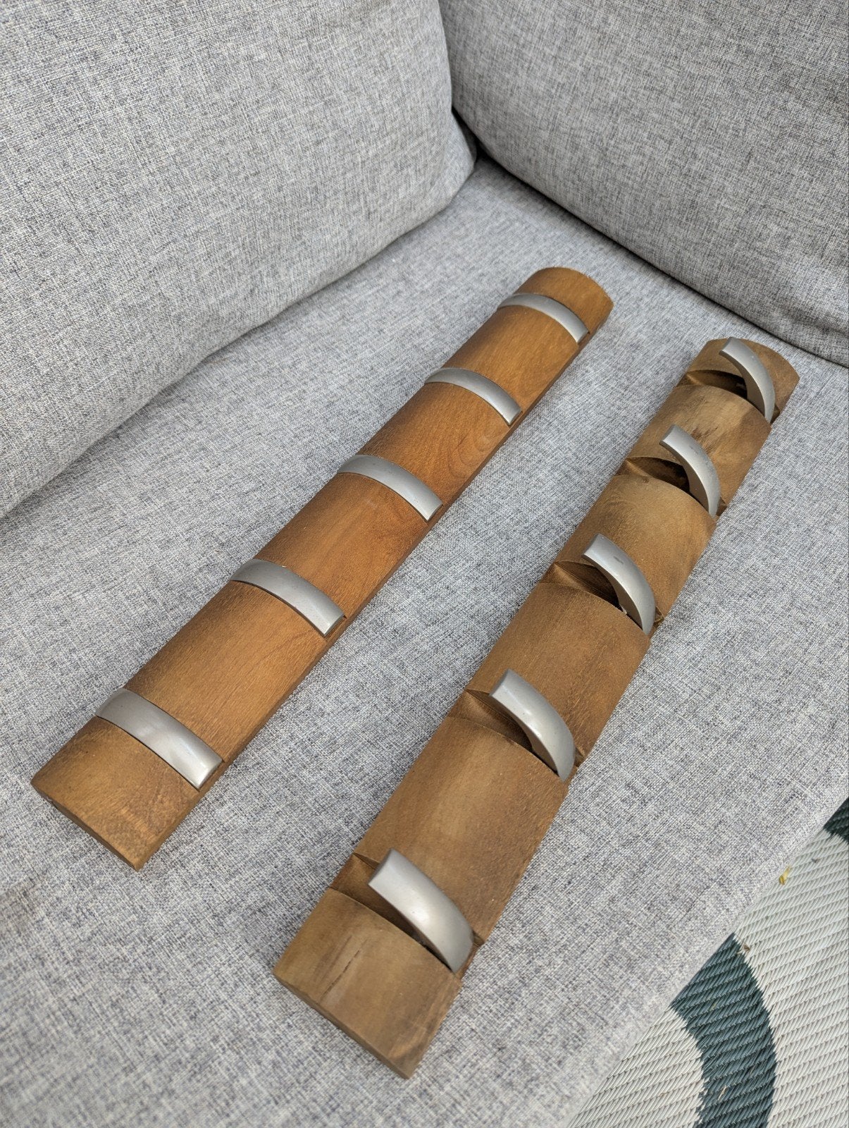 Walnoothouten design kapstokken (set van 2) - inklapbaar, Wandkapstok, Gebruikt, Ophalen of Verzenden, Minder dan 100 cm