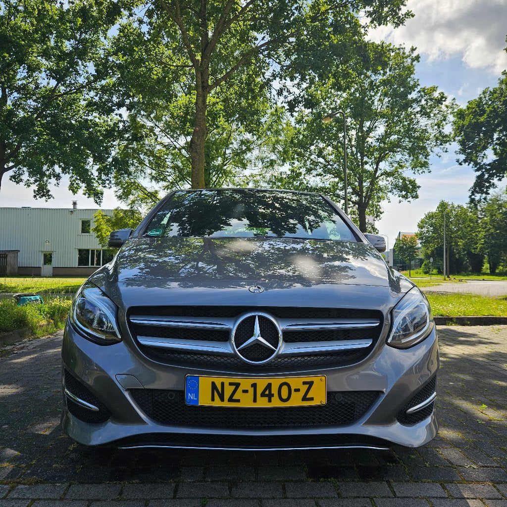 Mercedes B180 Business Solution OrgNL-Camera-Trekh-Navi, Zwart, 4 cilinders, Parkeerassistent, 122 pk