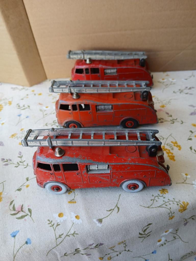Fire Engine brandweerwagen.  Dinky supertoys 955 per stuk:, Ophalen of Verzenden