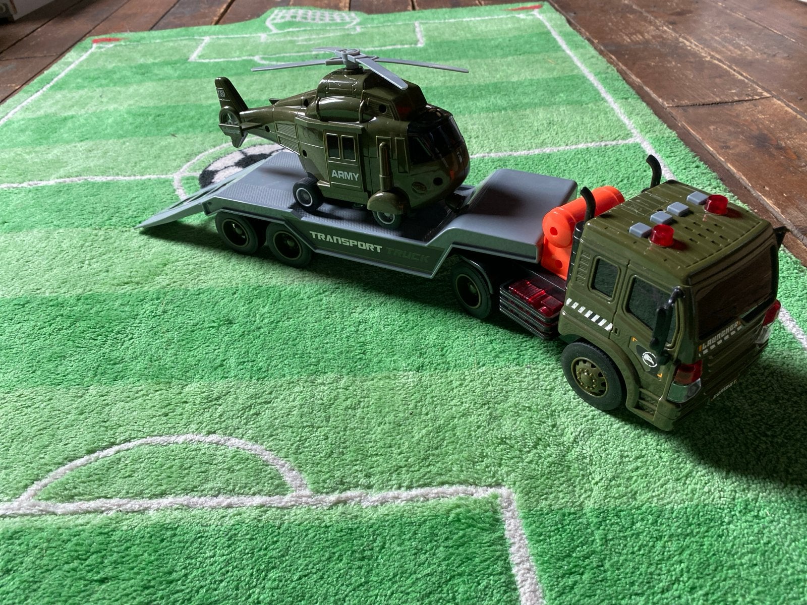 Speelgoed vrachtwagen met helikopter, Ophalen of Verzenden, Gebruikt