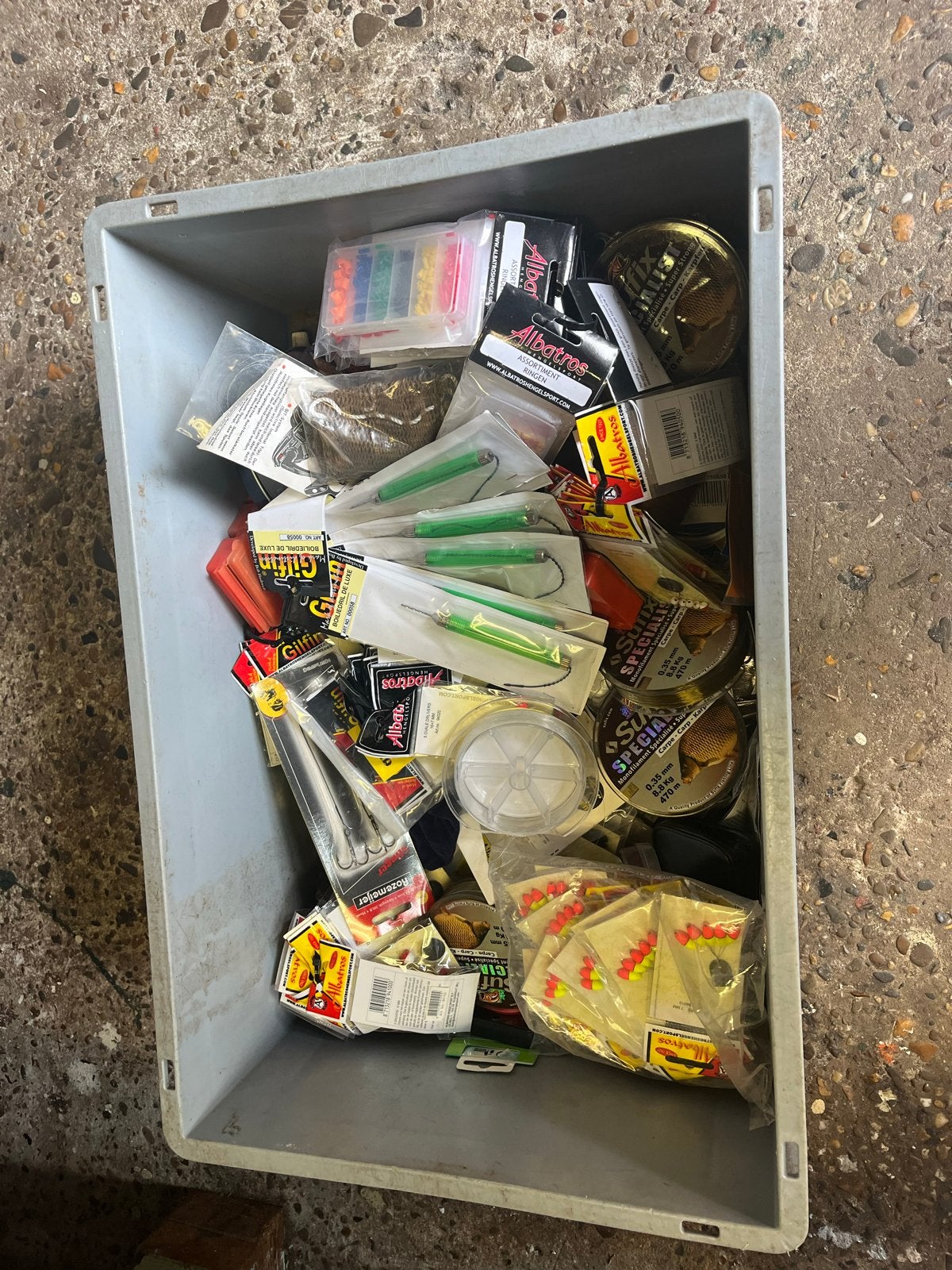 Grote bak vol met karperspullen - Nieuw en gebruik, Ophalen of Verzenden, Gebruikt, Overige typen