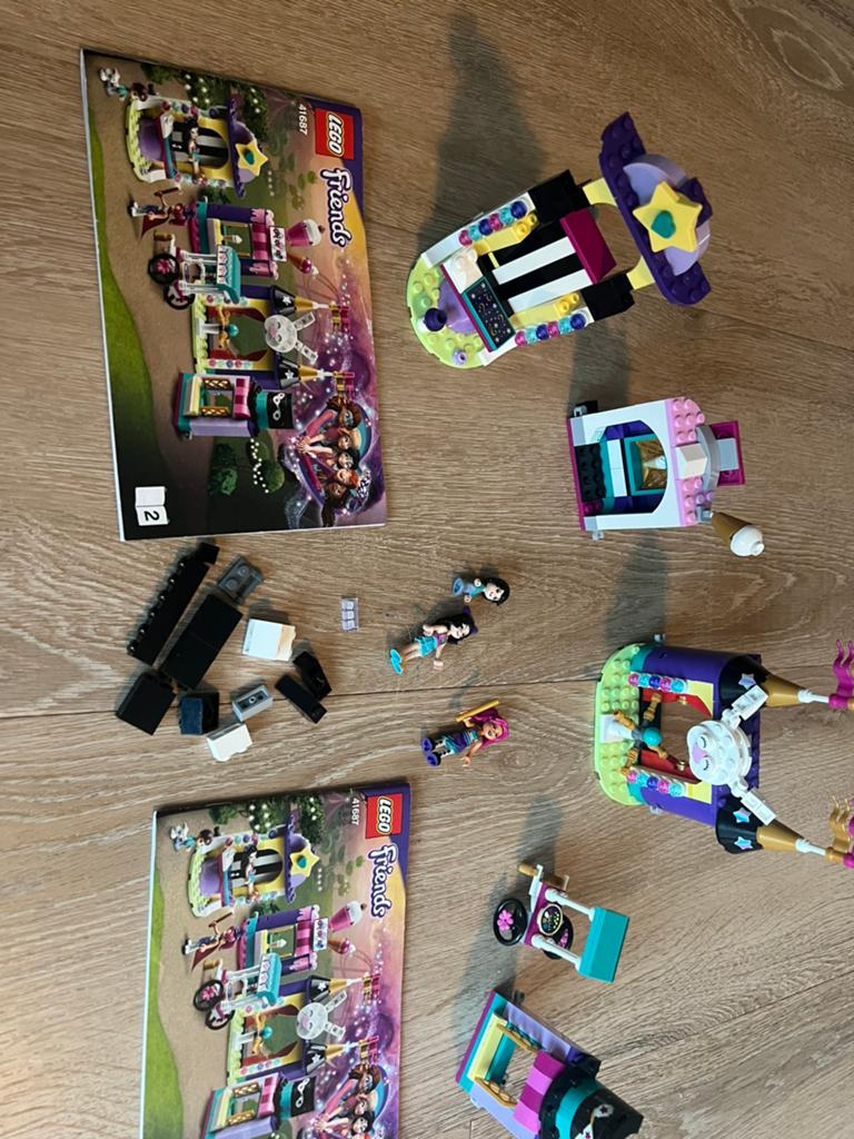 LEGO Friends Magische Pretparkstalletjes 41687, Ophalen of Verzenden, Zo goed als nieuw