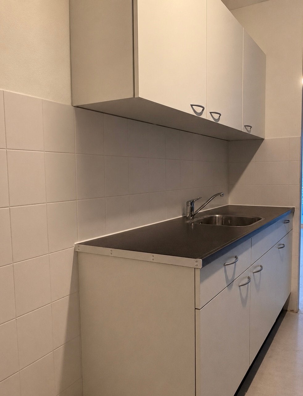 ZGAN | Bruynzeel keukenblok met spoelbak en kraan, Huis en Inrichting, Keuken | Complete keukens, Ophalen, Wit, Enkelwandige keuken
