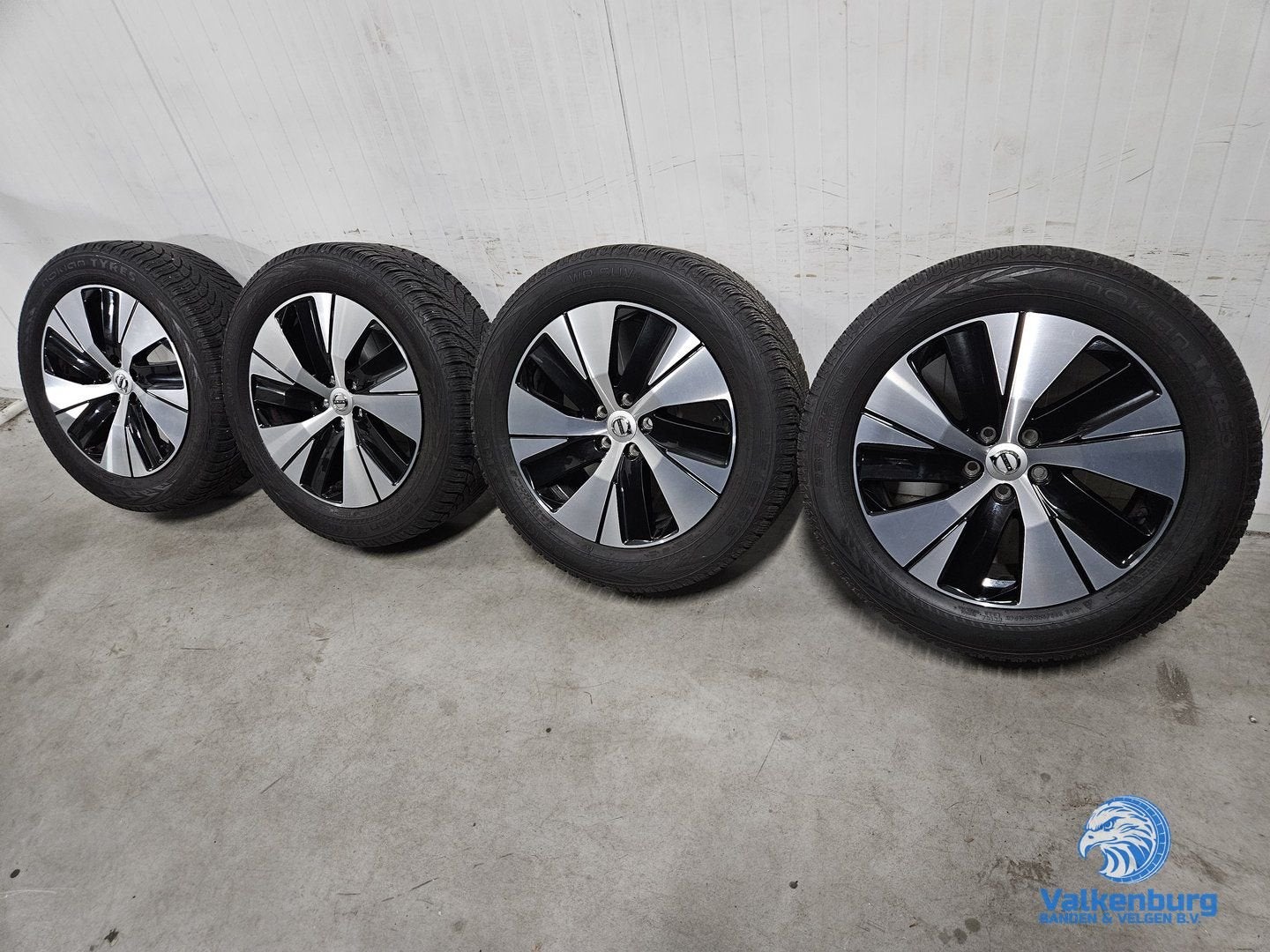 5-6mm! Originele Volvo XC40 Black Diamond Cut 18 inch velgen