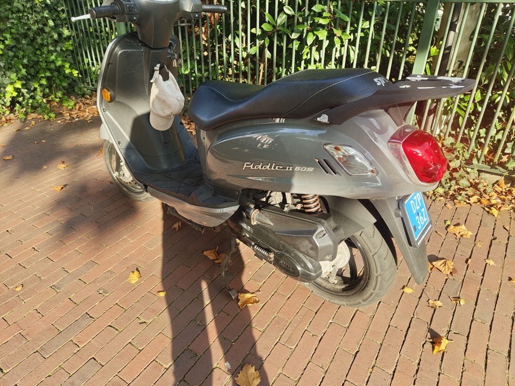 SYM Fiddle II 50S Scooter SNOR, goede staat 2368km gereden, Ophalen, SYM, Zo goed als nieuw, Benzine