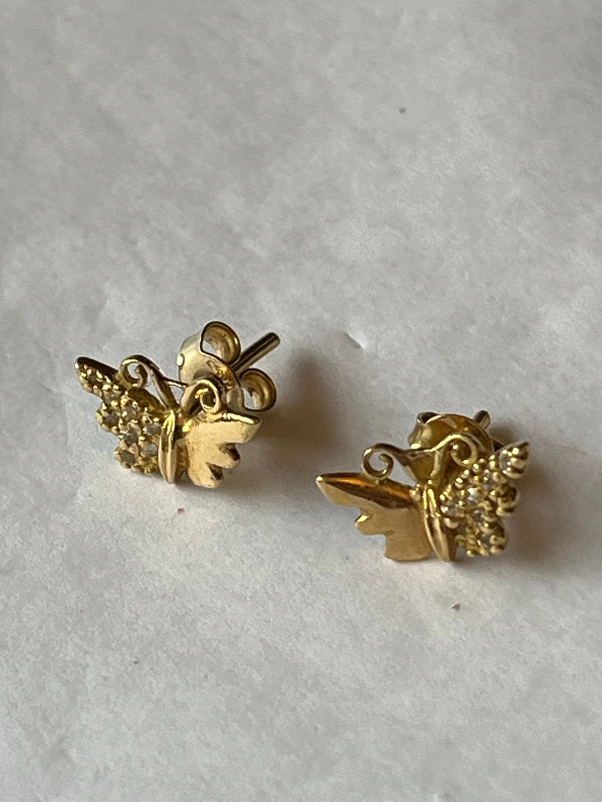 Gouden vlinder oorbellen met 14 diamanten, Sieraden, Tassen en Uiterlijk, Oorbellen, Verzenden, Zo goed als nieuw, Met edelsteen