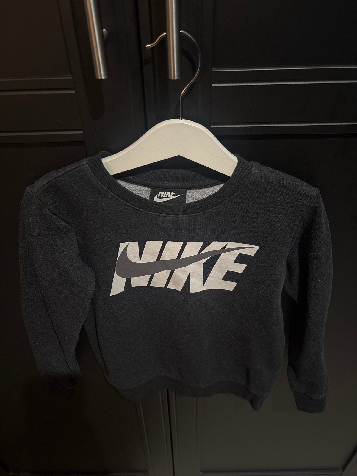 Nike sweater grijs maat 104-110 (4-5 jaar), Kinderen en Baby's, Kinderkleding | Maat 104, Ophalen of Verzenden, Gebruikt, Jongen of Meisje