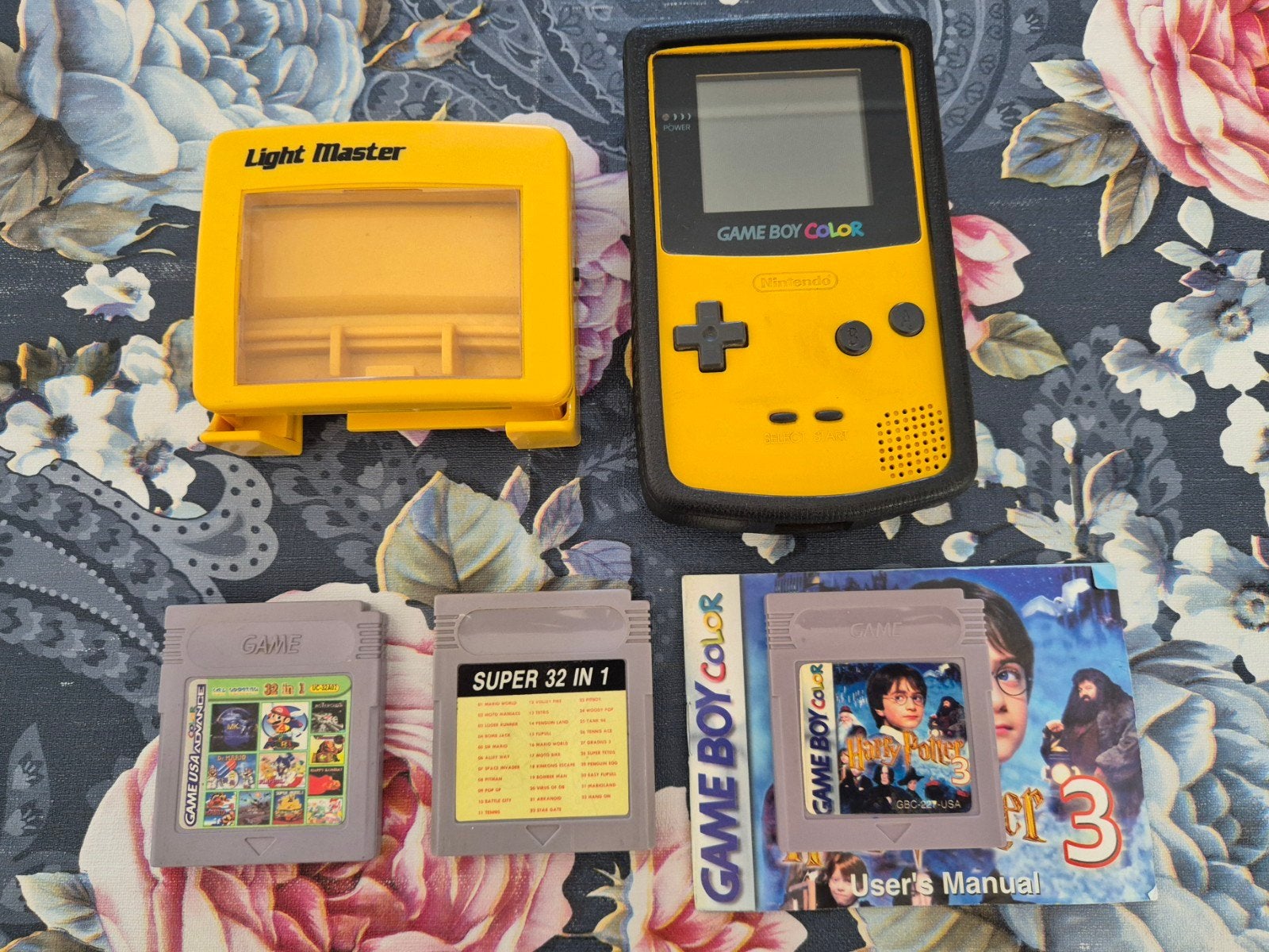 Game Boy Color met 3 spellen en vergrootglas met licht, Ophalen of Verzenden, Game Boy Color