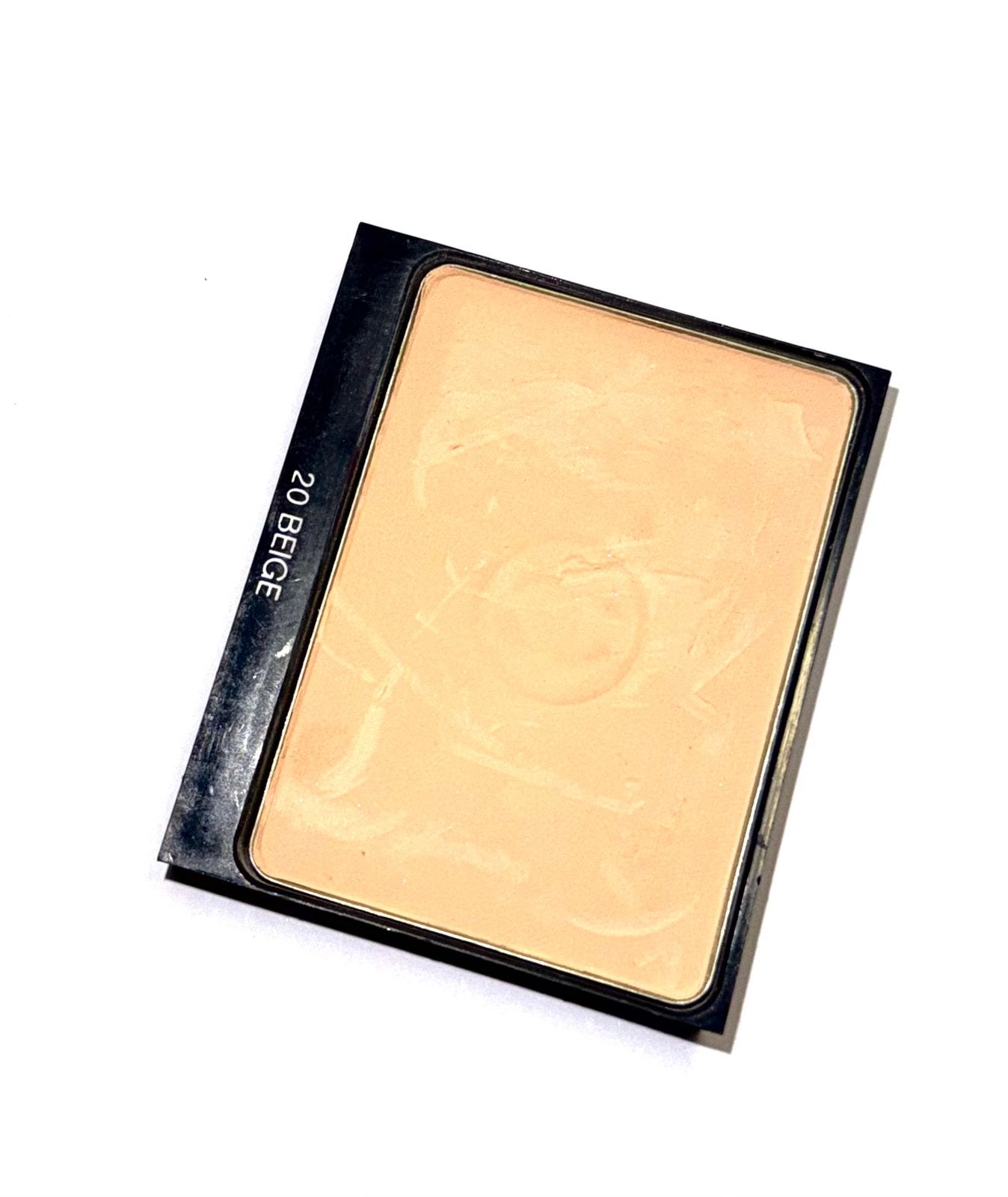 Chanel le ultra tenue compact foundation 20 beige, Ophalen of Verzenden, Zo goed als nieuw, Beige, Gehele gezicht